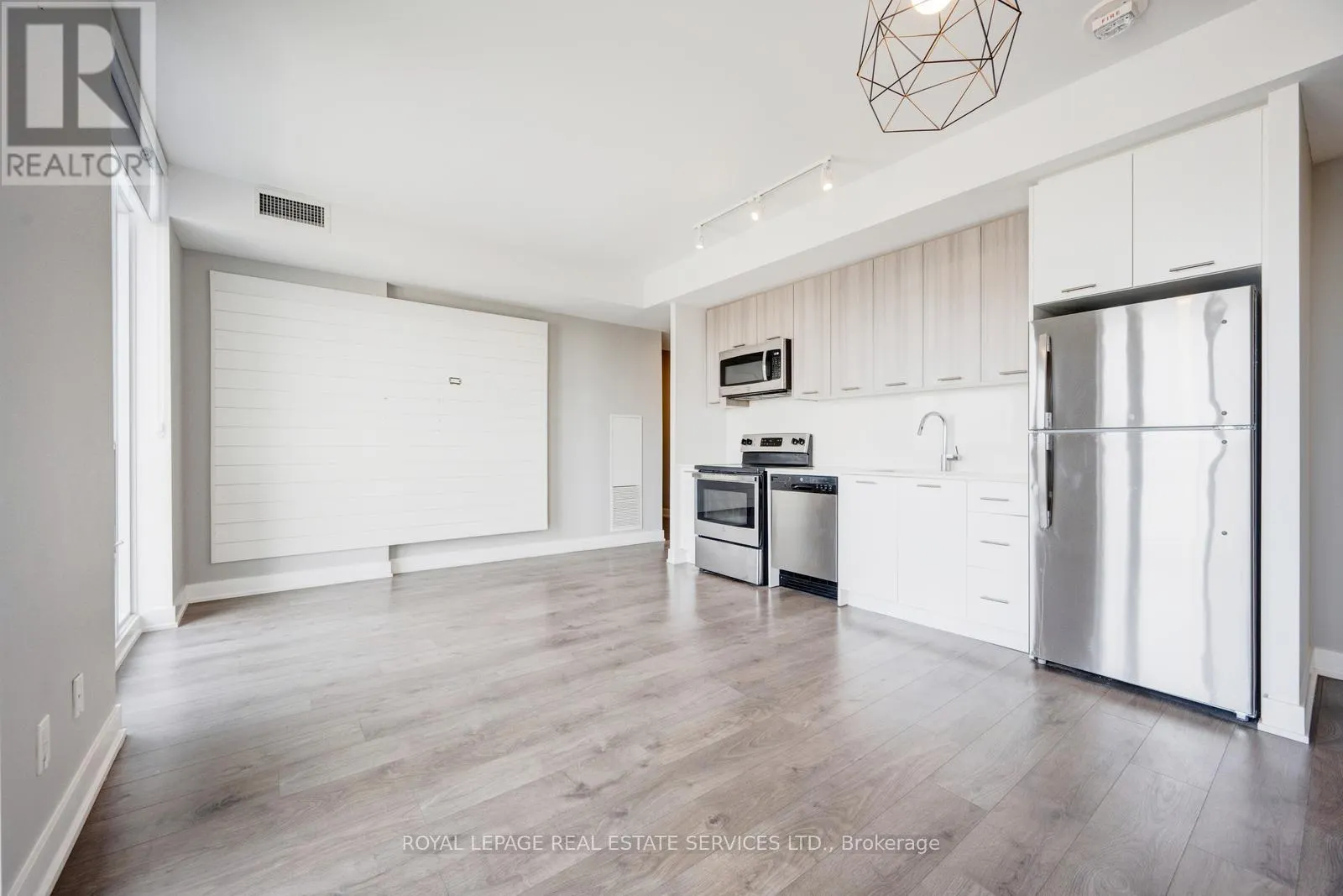 502 - 180 VETERANS DRIVE