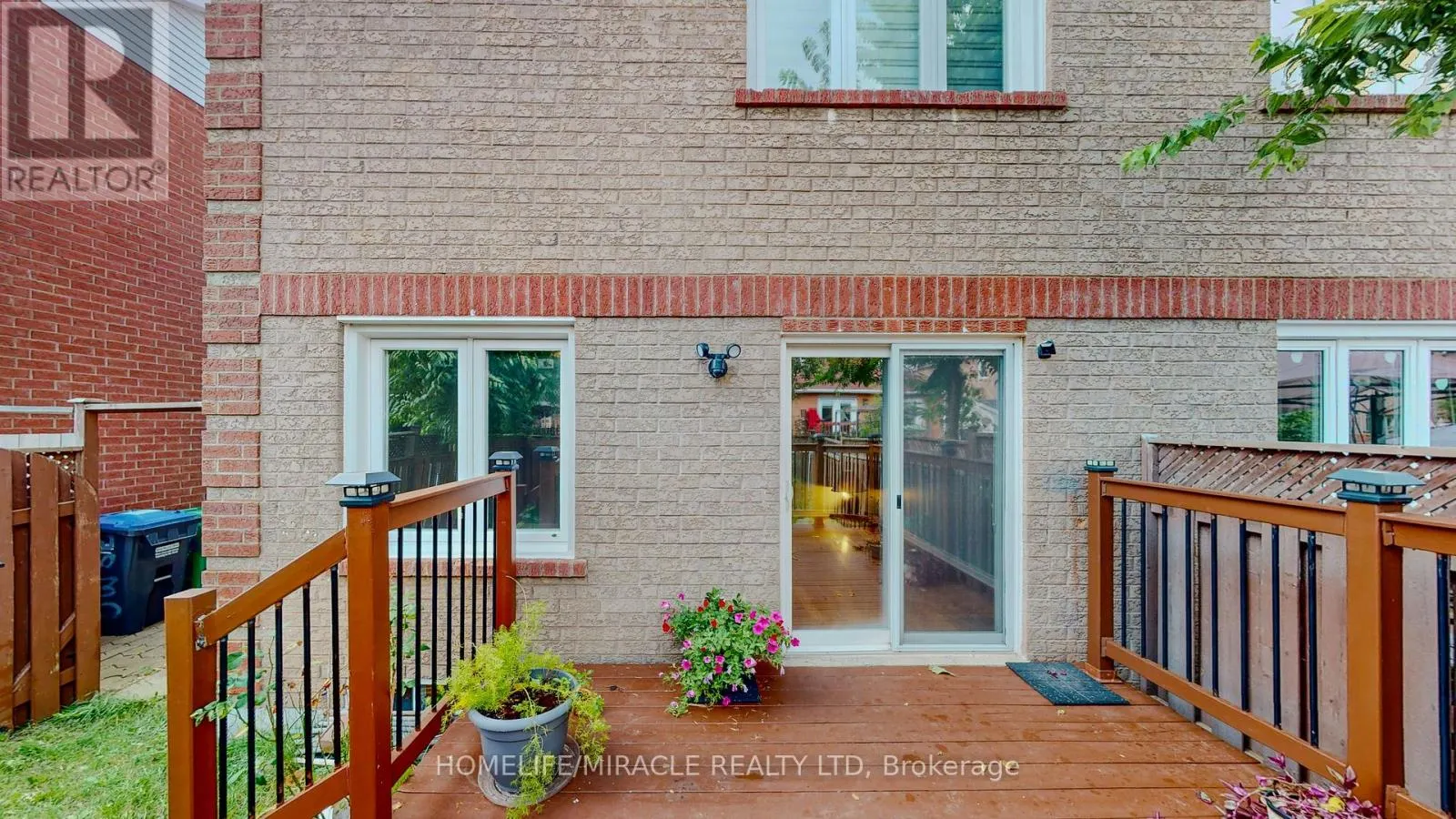36 MANNEL CRESCENT