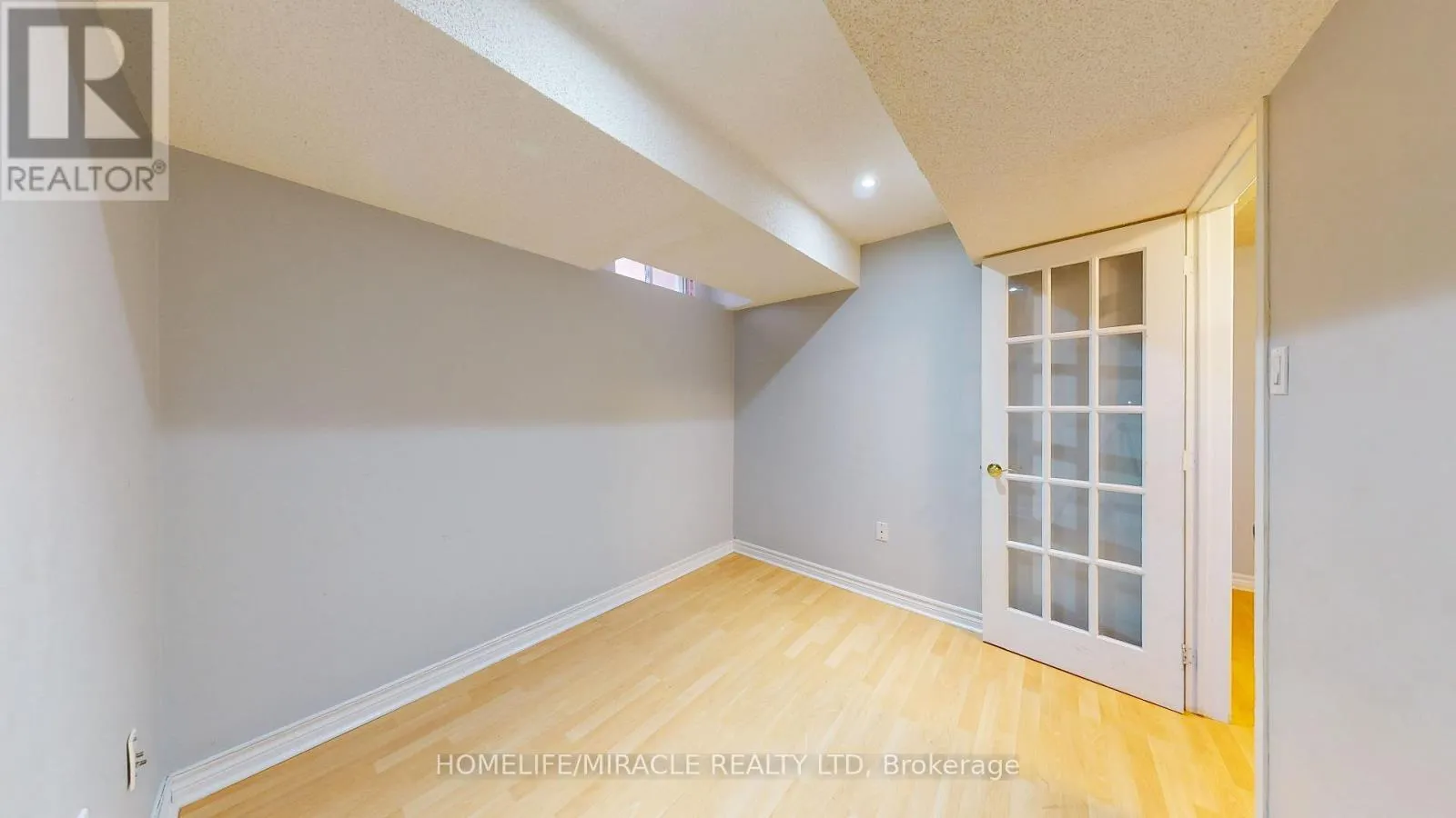 36 MANNEL CRESCENT