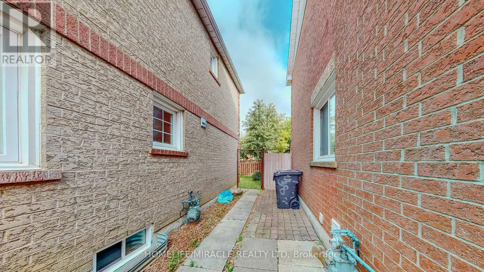 36 MANNEL CRESCENT