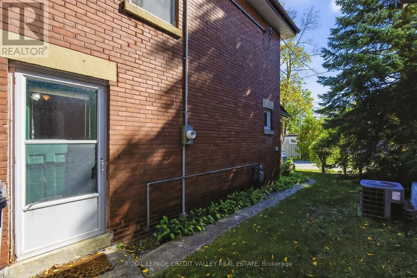 34 JOSEPH STREET