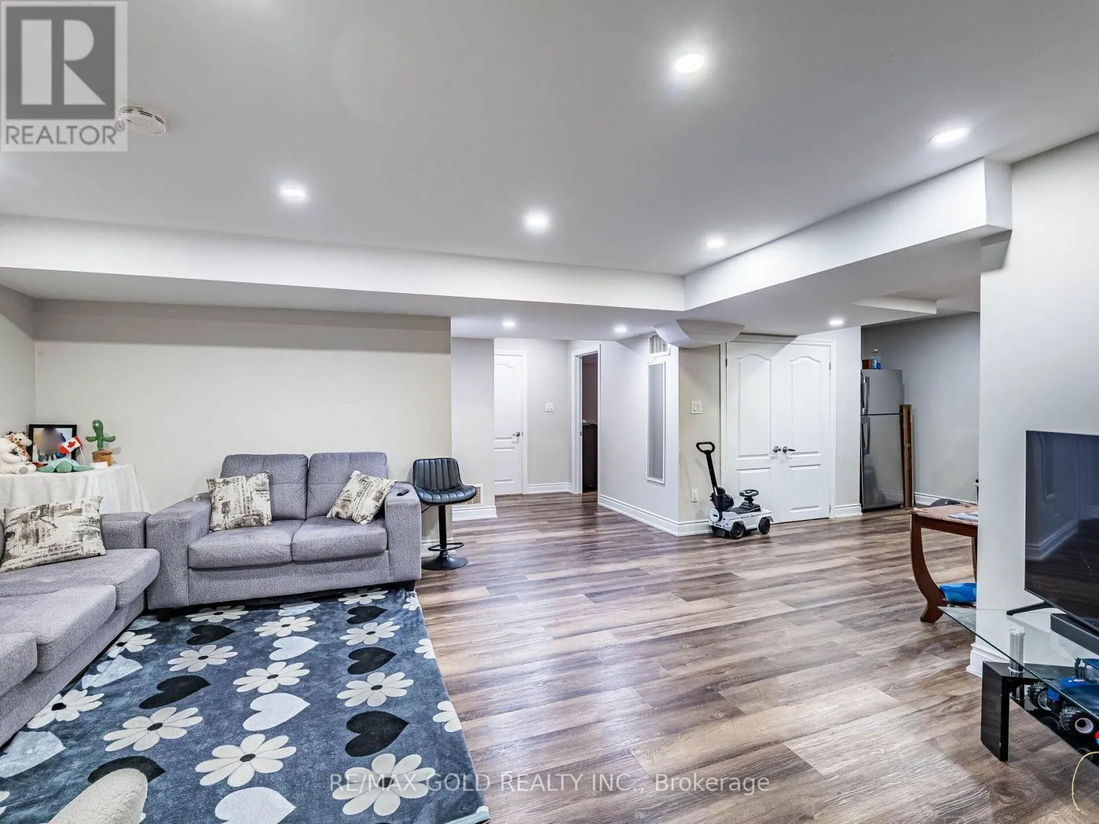 140 THORNBUSH BOULEVARD