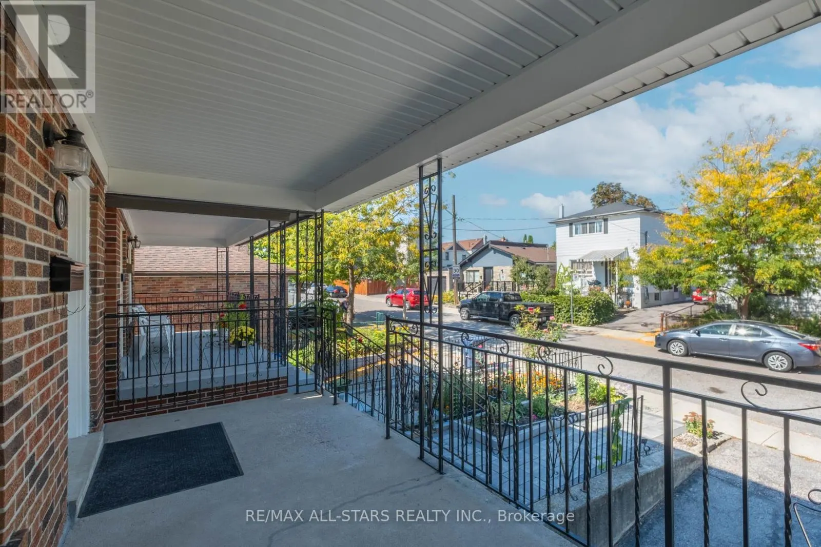 8A RUTHVEN PLACE