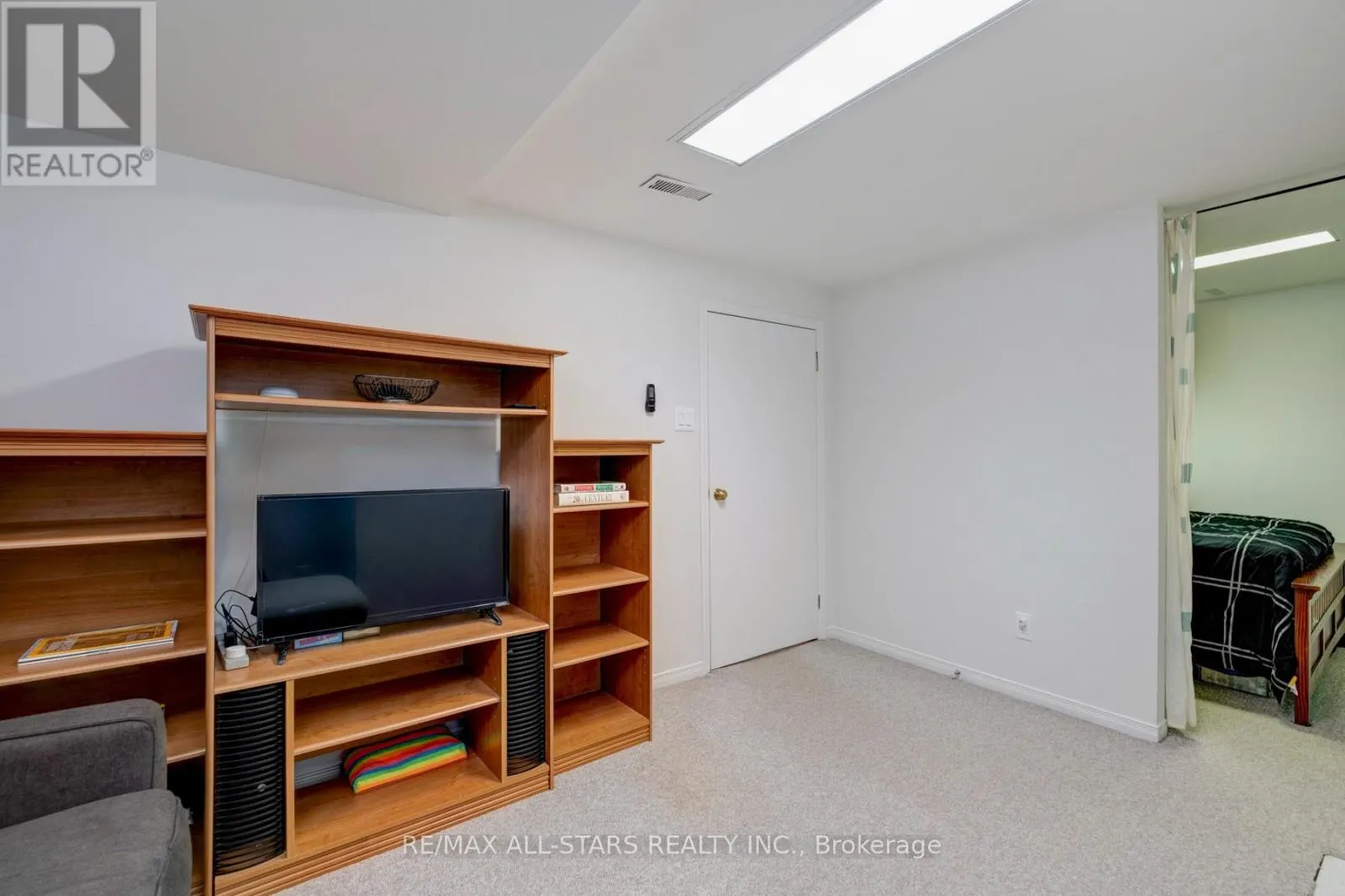 8A RUTHVEN PLACE