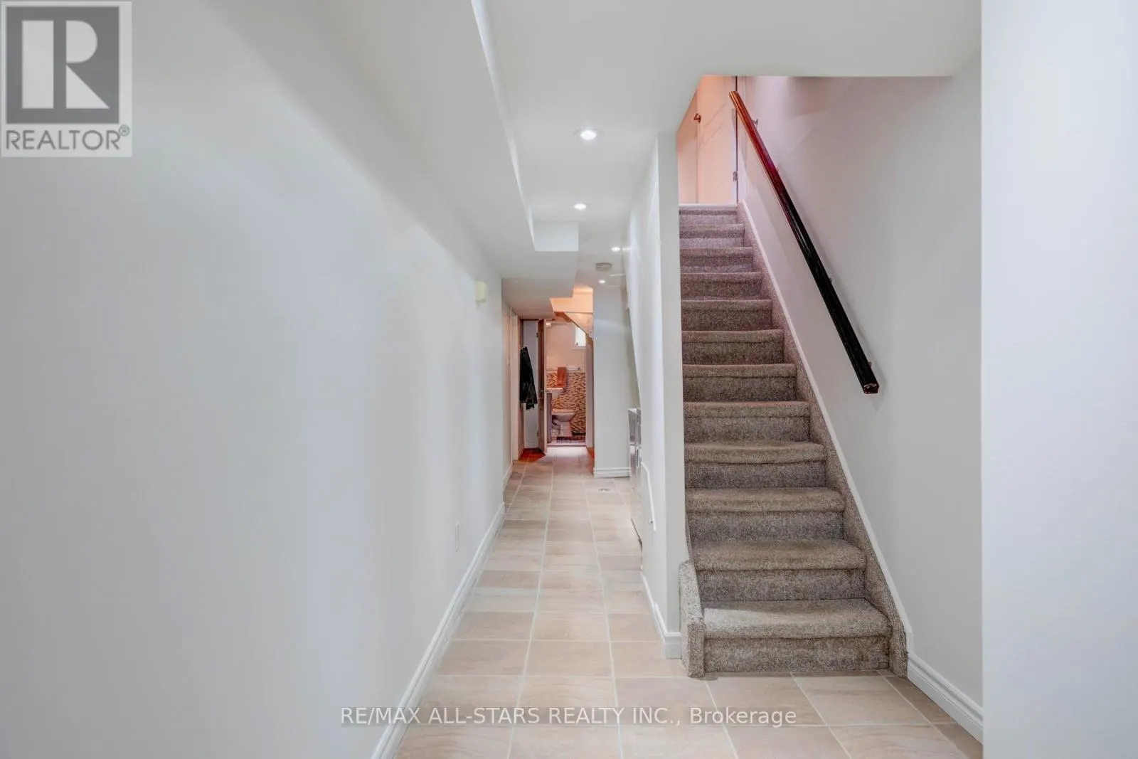 8A RUTHVEN PLACE