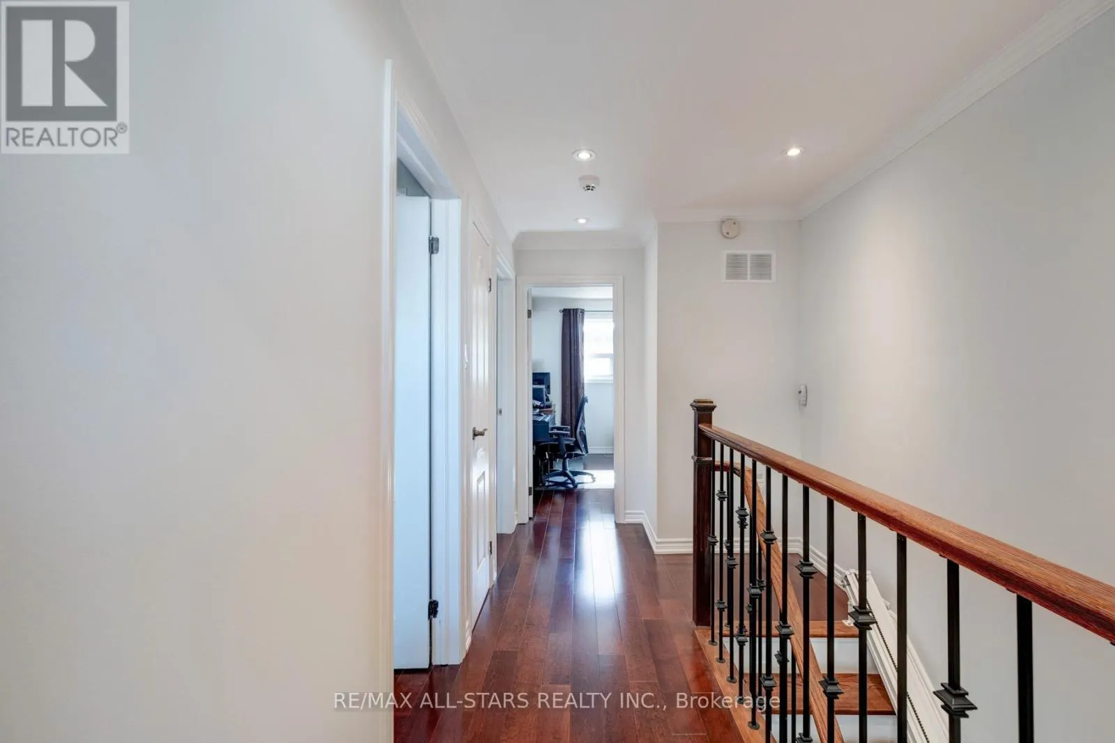 8A RUTHVEN PLACE