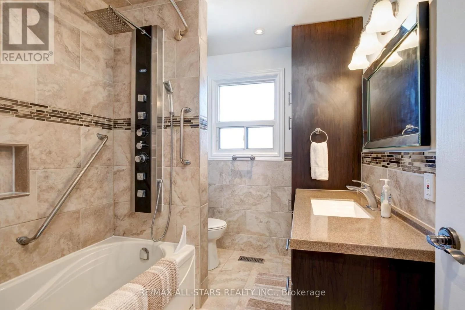 8A RUTHVEN PLACE