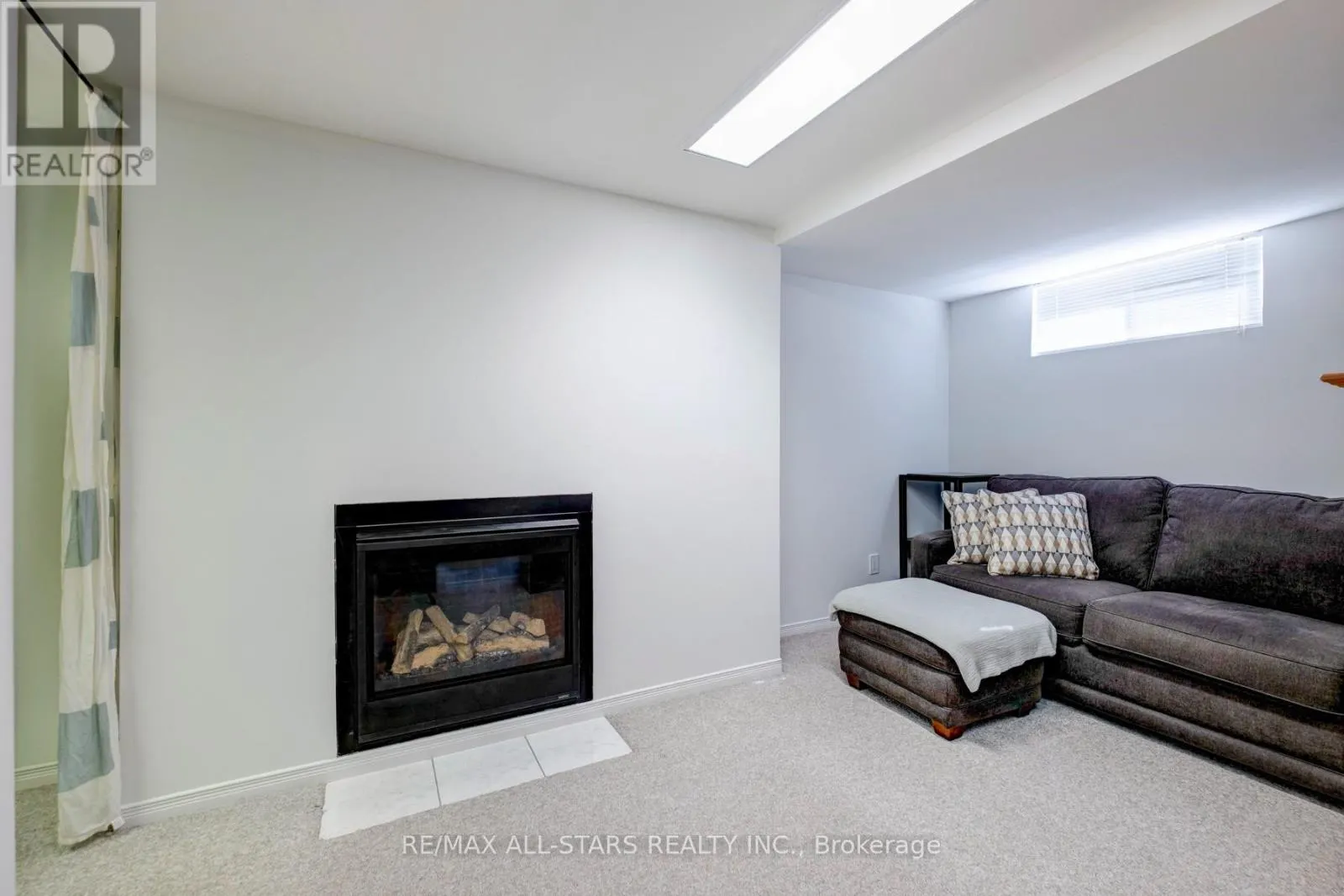 8A RUTHVEN PLACE