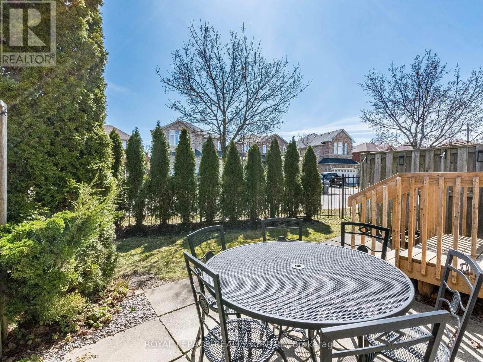62 - 455 APACHE COURT