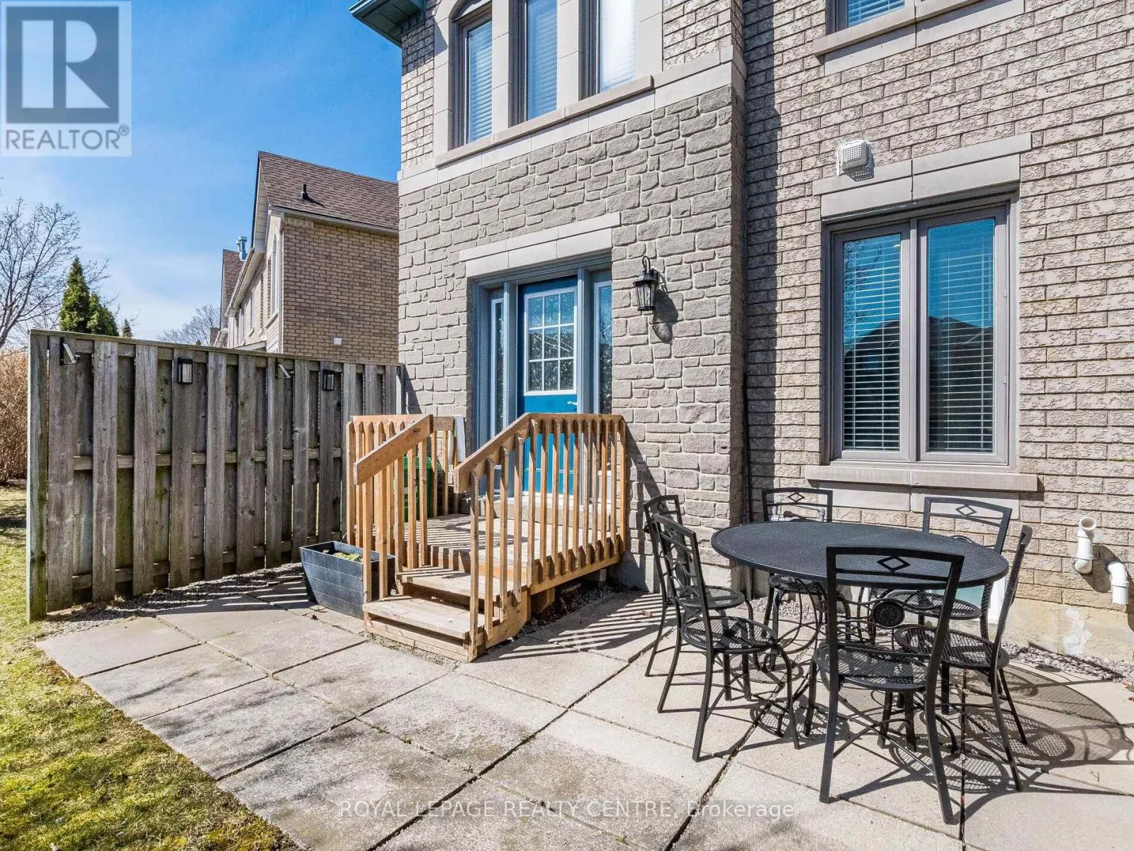62 - 455 APACHE COURT