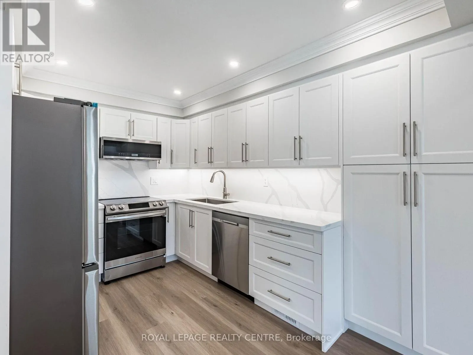 62 - 455 APACHE COURT