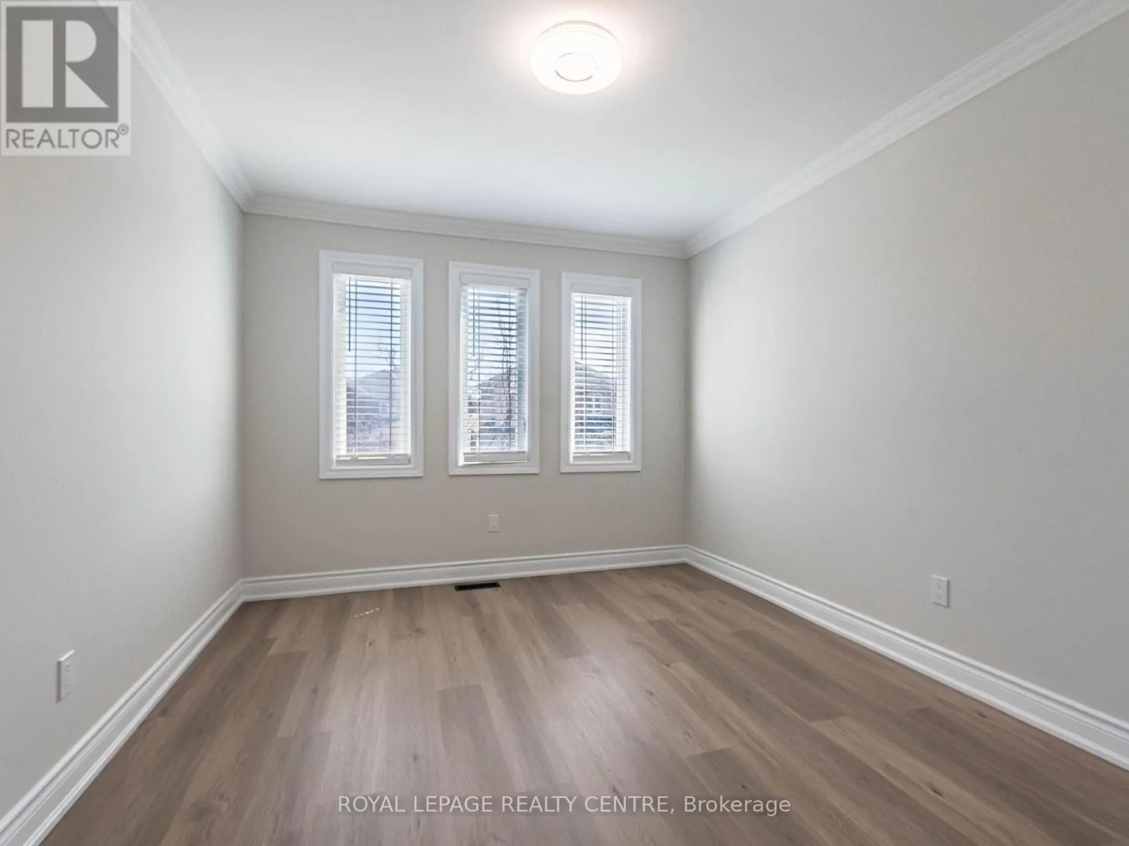 62 - 455 APACHE COURT