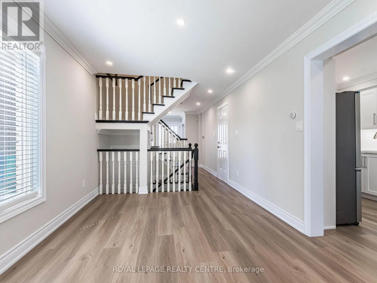 62 - 455 APACHE COURT