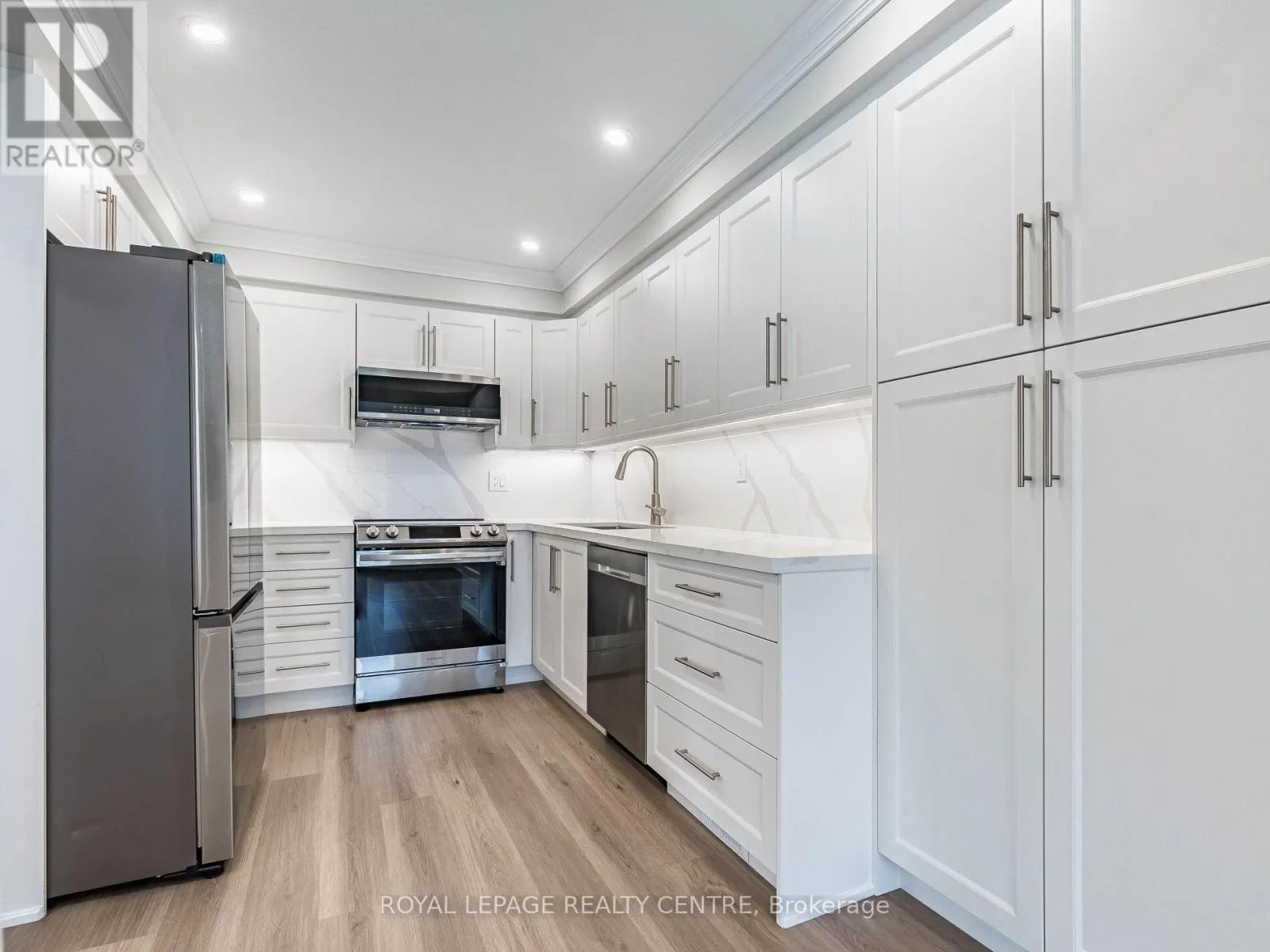 62 - 455 APACHE COURT