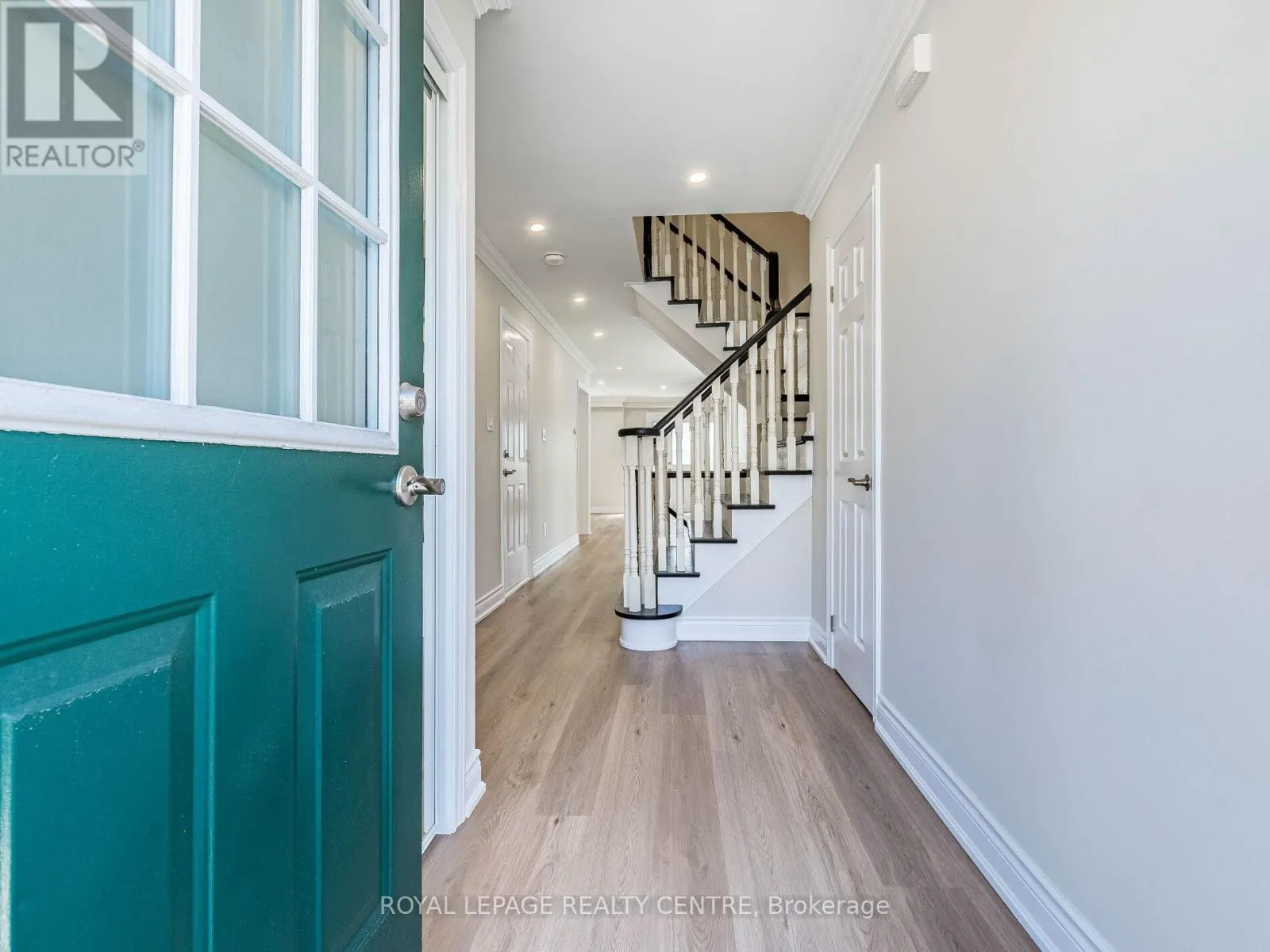 62 - 455 APACHE COURT