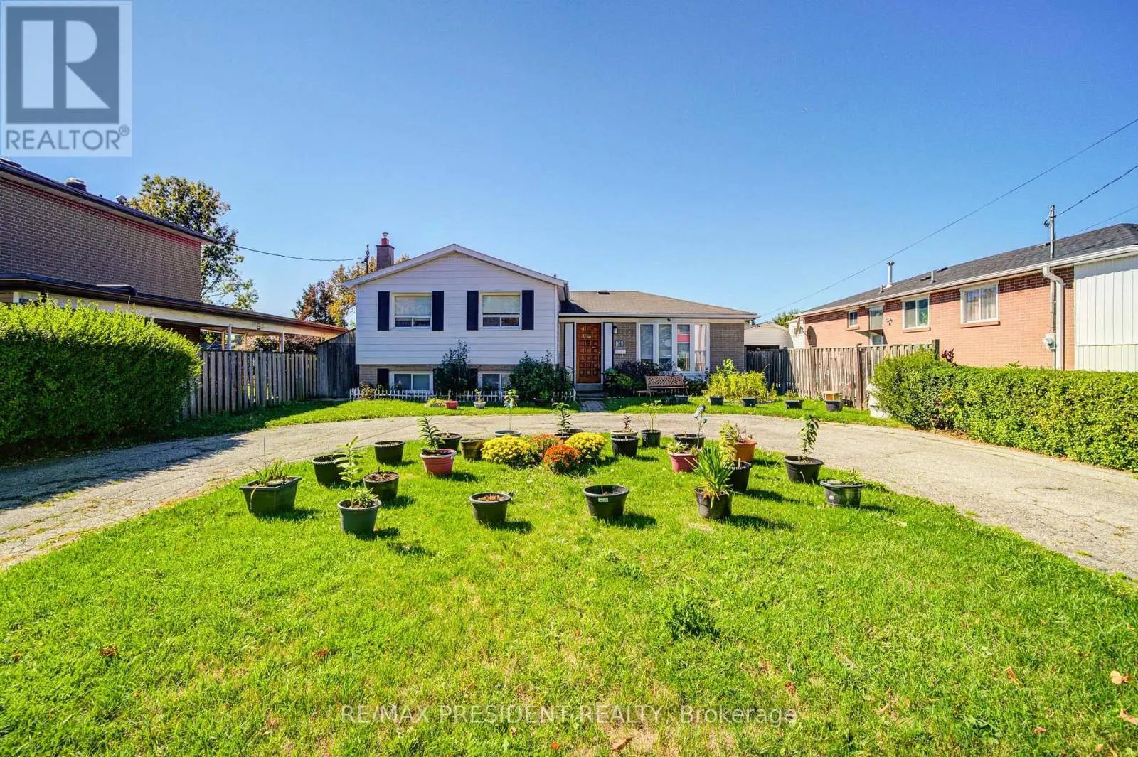 74 BLOOMINGTON CRESCENT