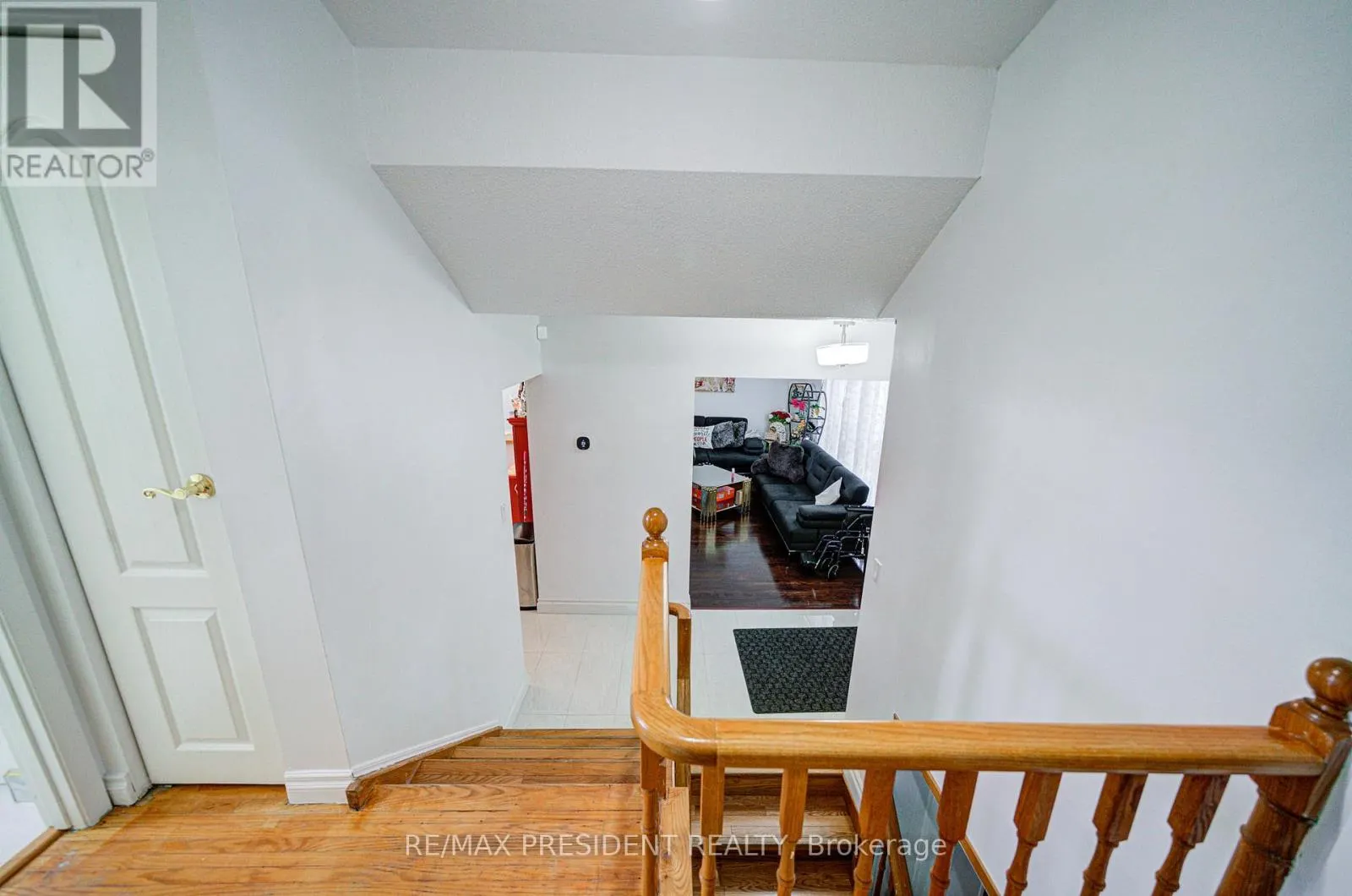 74 BLOOMINGTON CRESCENT