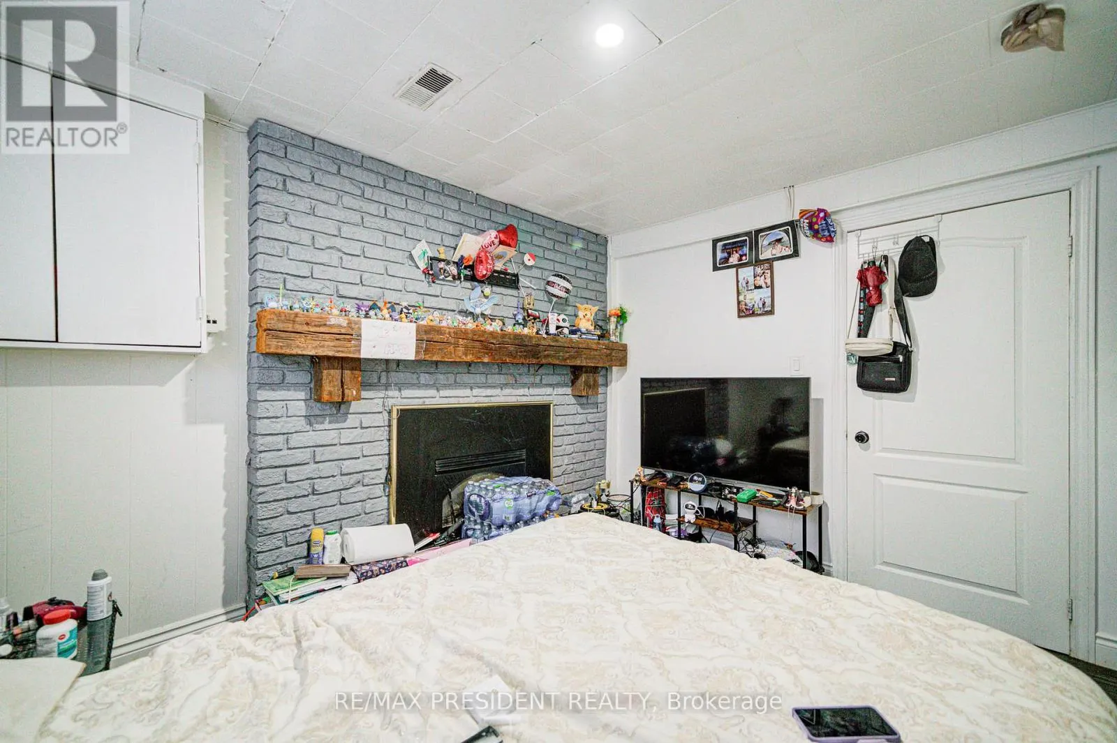 74 BLOOMINGTON CRESCENT