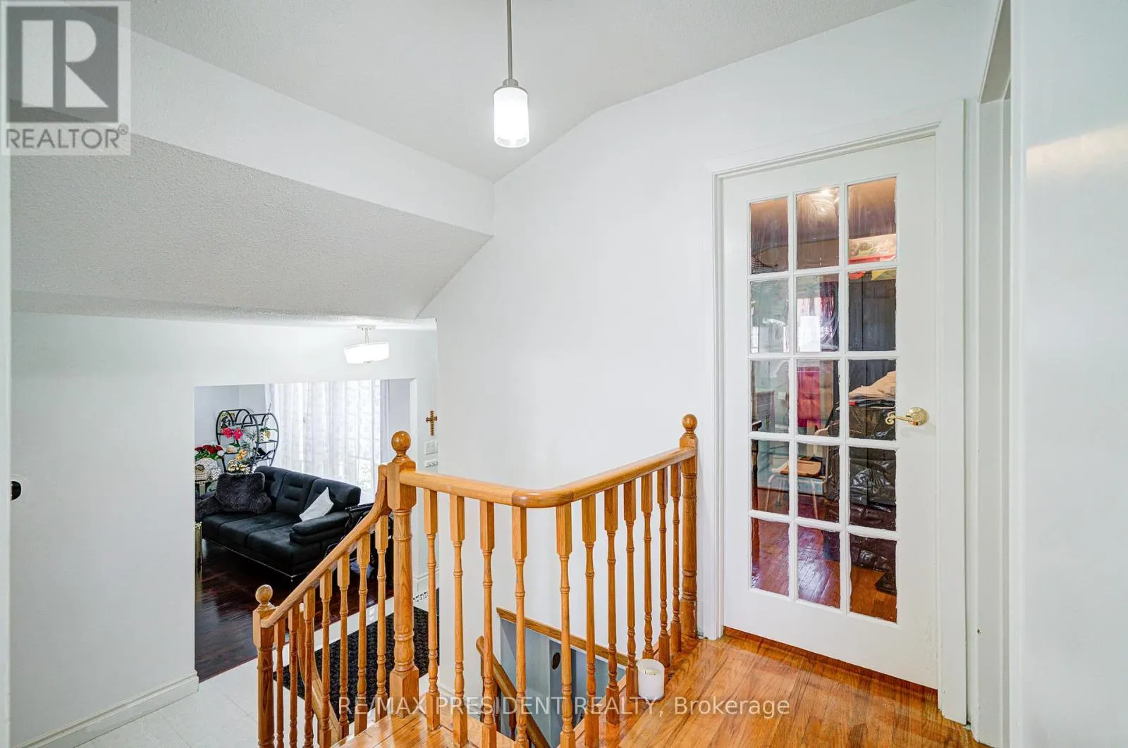 74 BLOOMINGTON CRESCENT