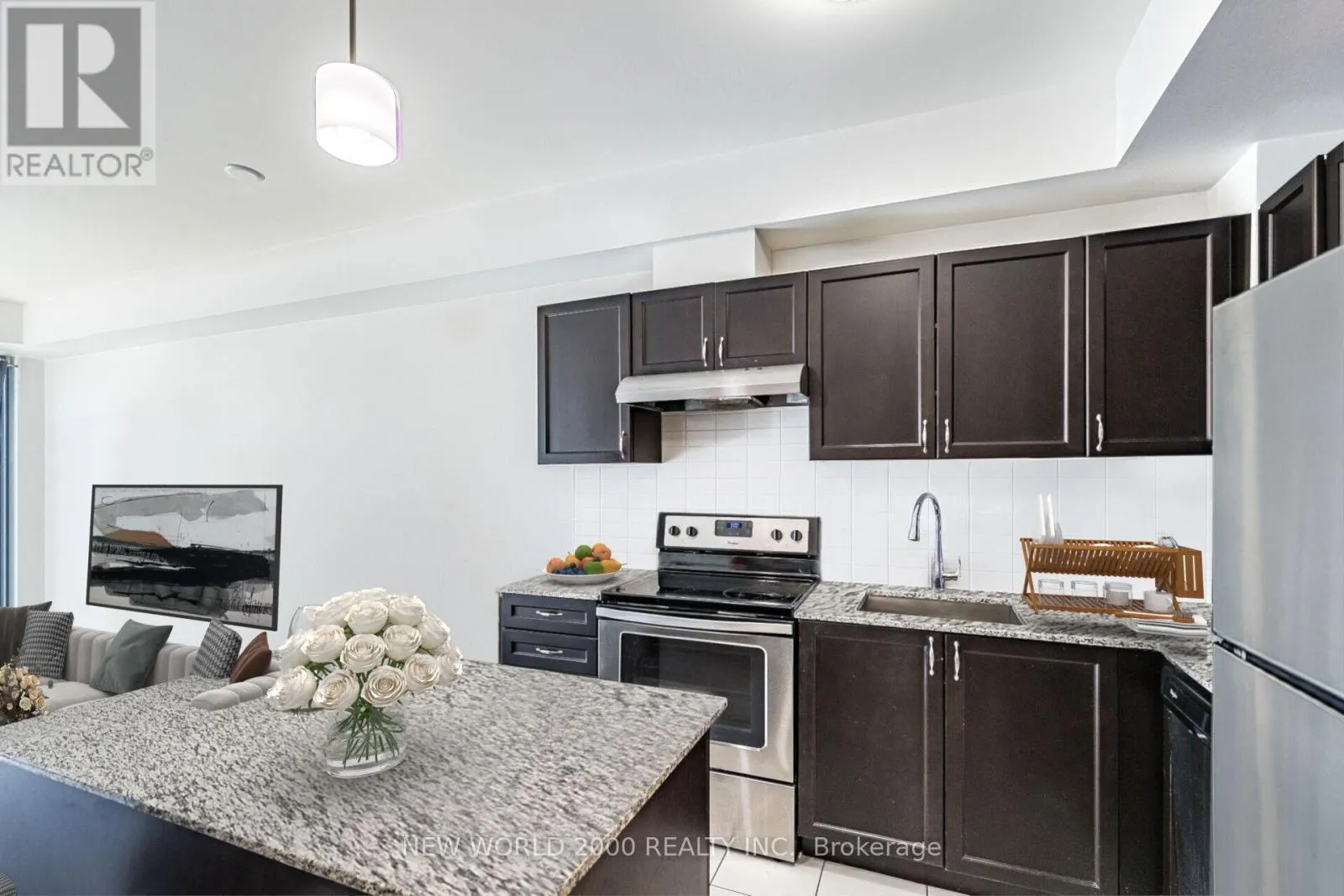216 - 2522 KEELE STREET