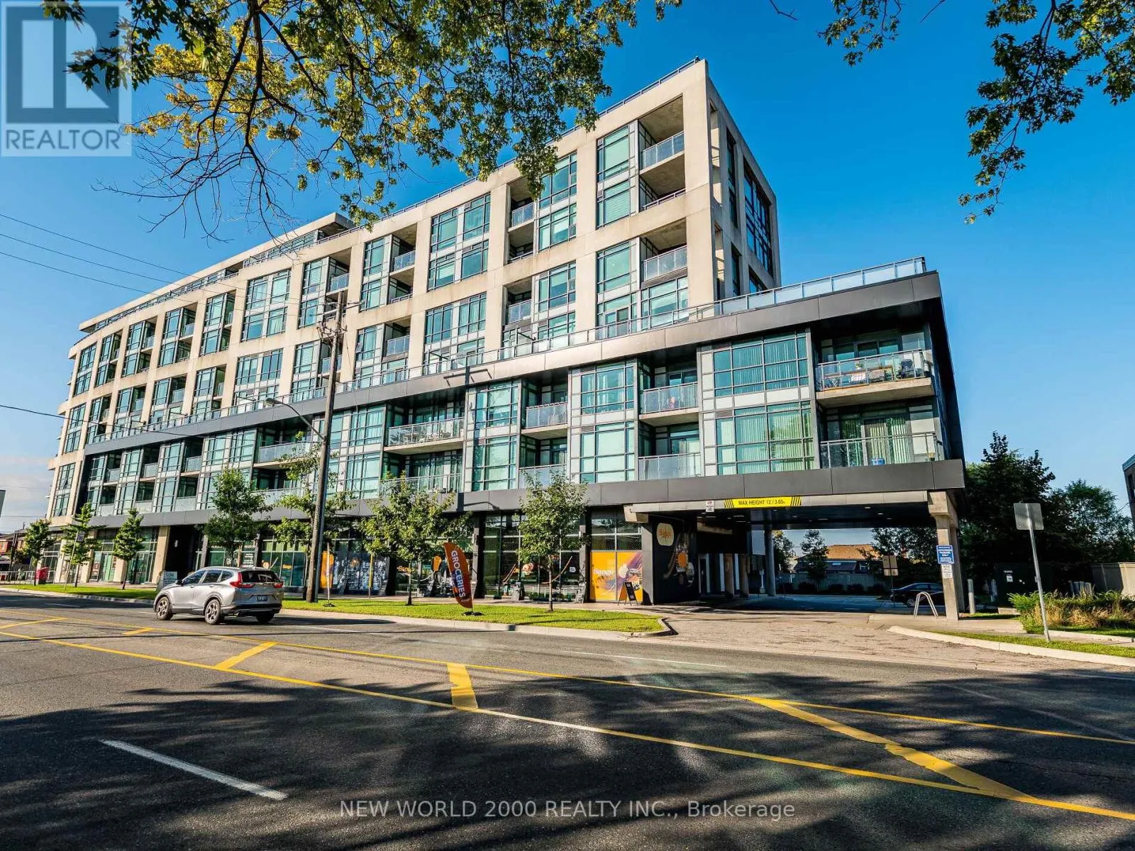 216 - 2522 KEELE STREET