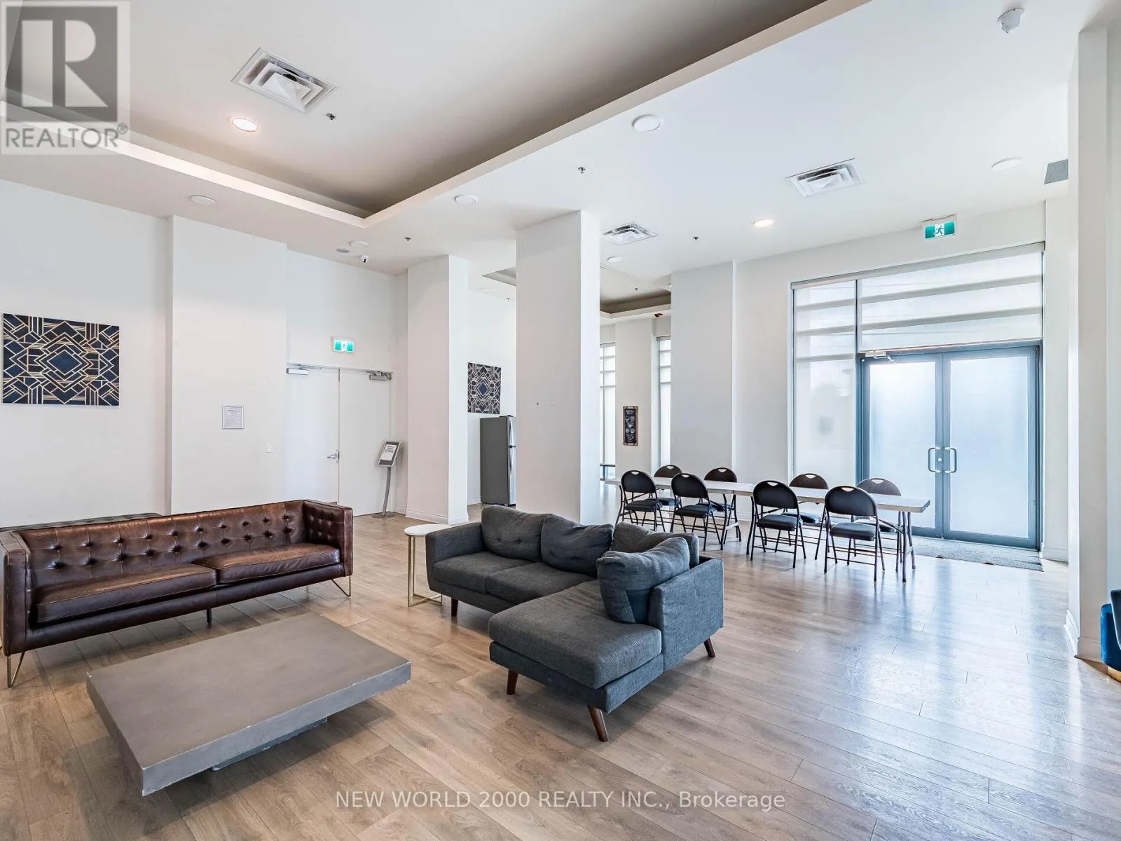 216 - 2522 KEELE STREET