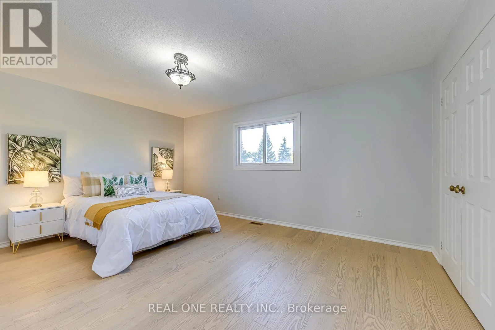 403 GLENASHTON DRIVE