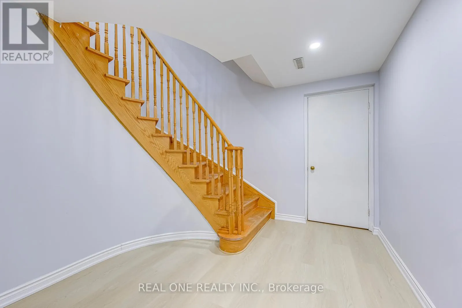 403 GLENASHTON DRIVE