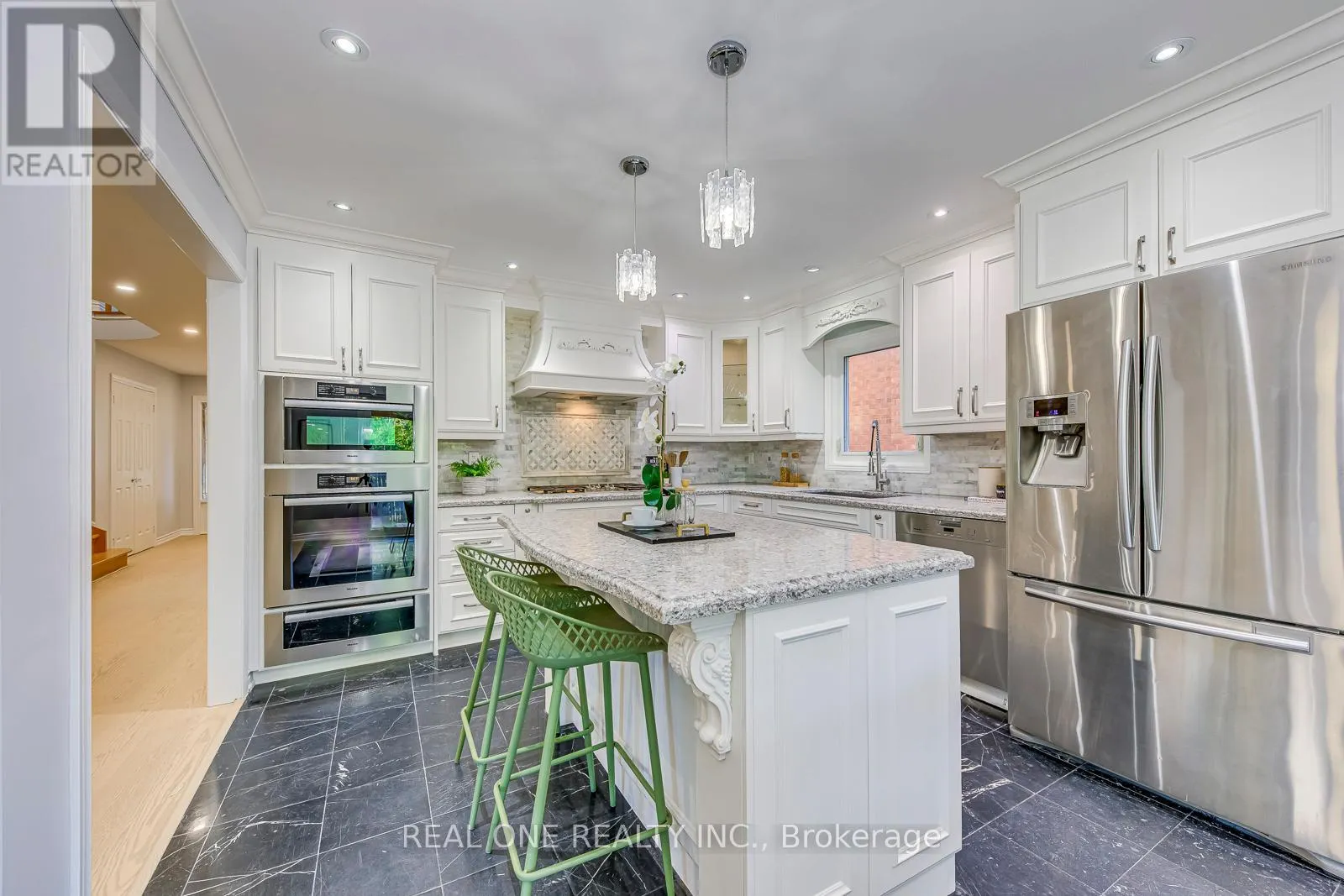 403 GLENASHTON DRIVE