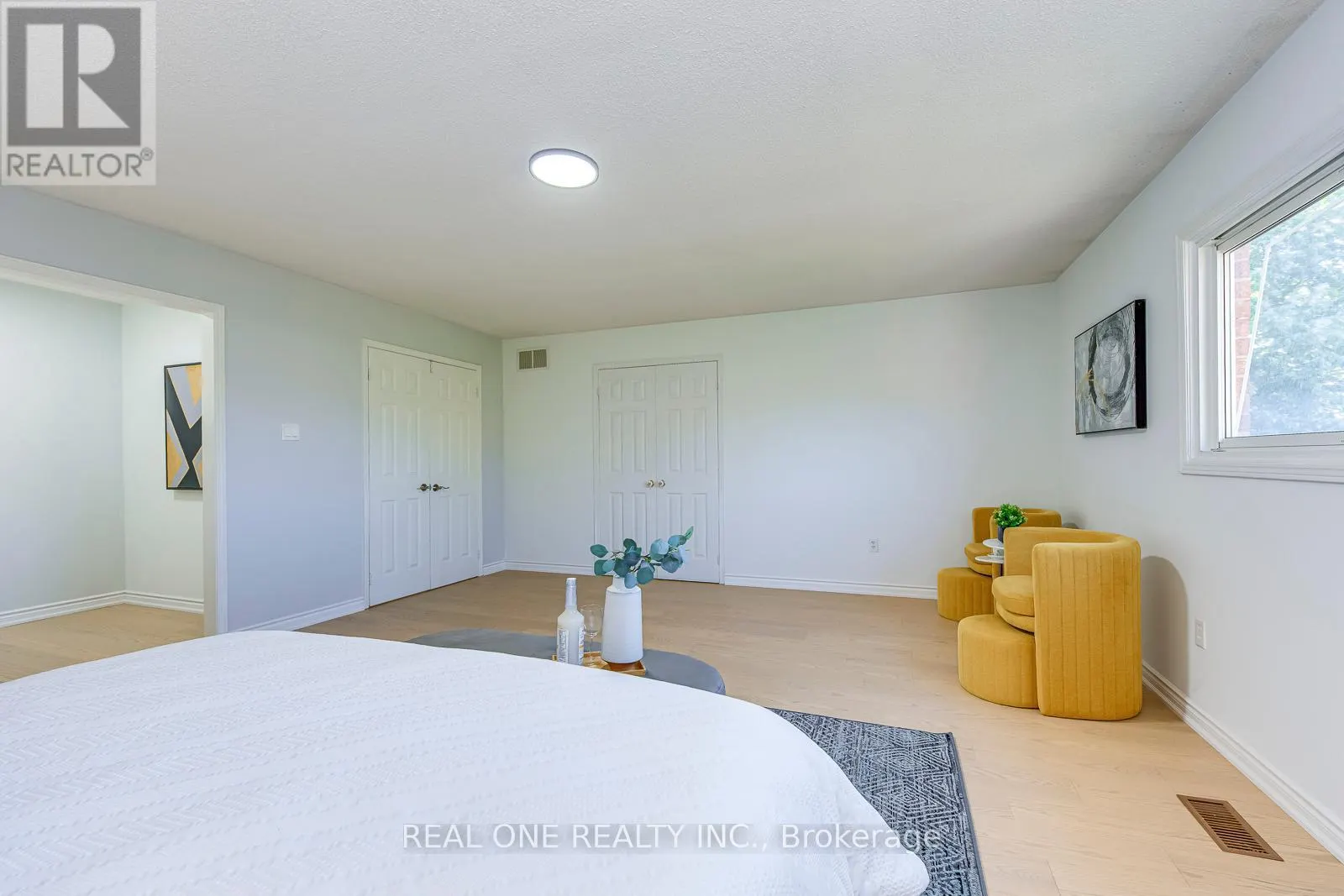 403 GLENASHTON DRIVE