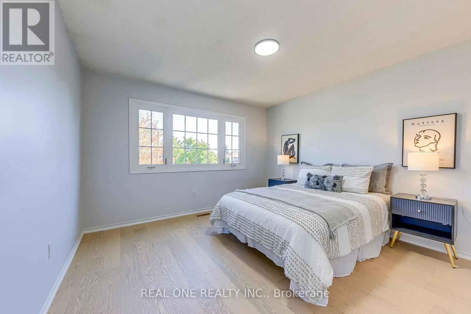 403 GLENASHTON DRIVE