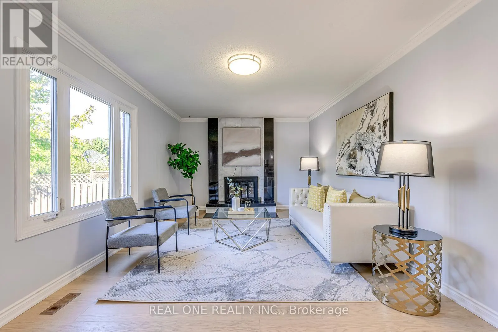 403 GLENASHTON DRIVE