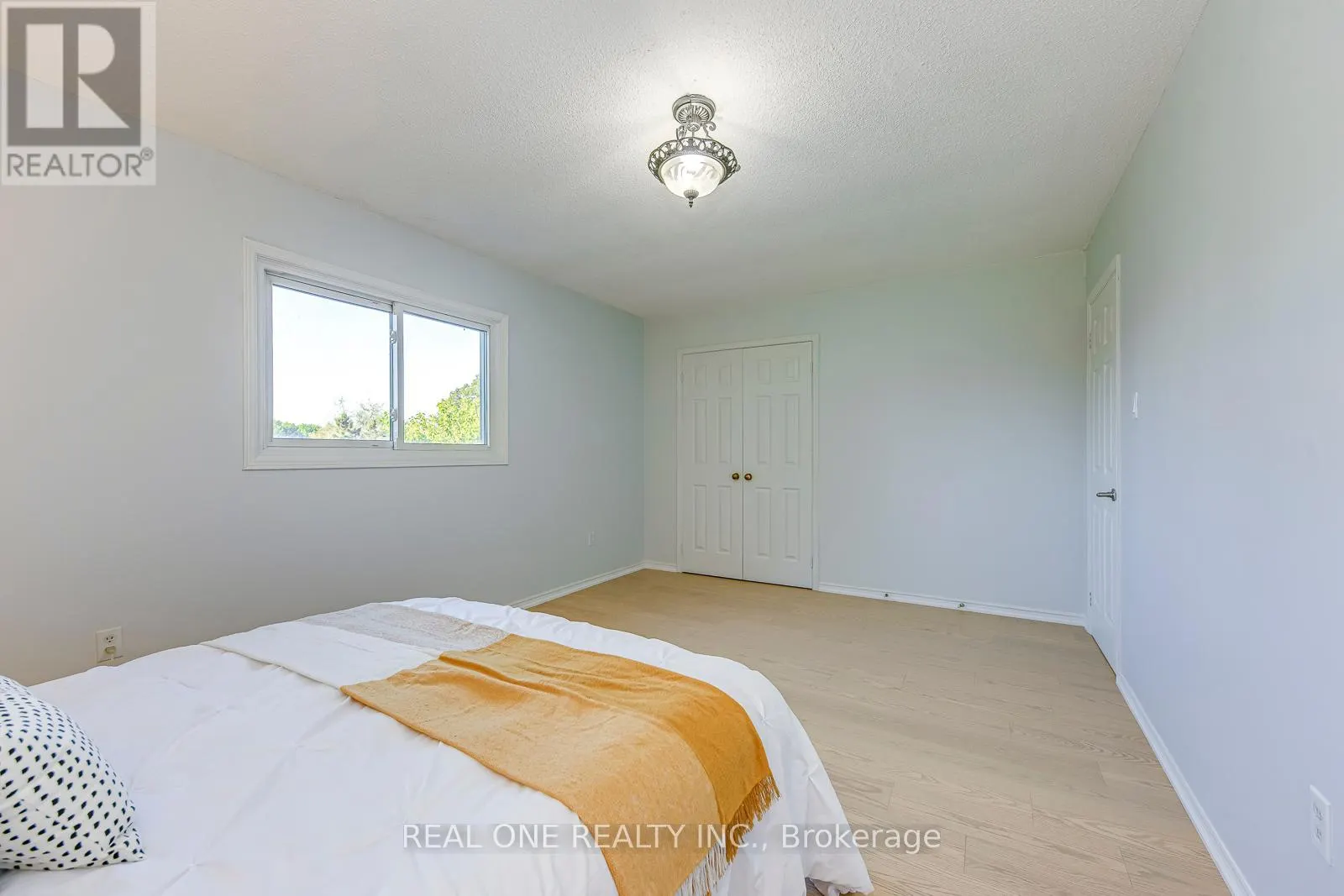 403 GLENASHTON DRIVE