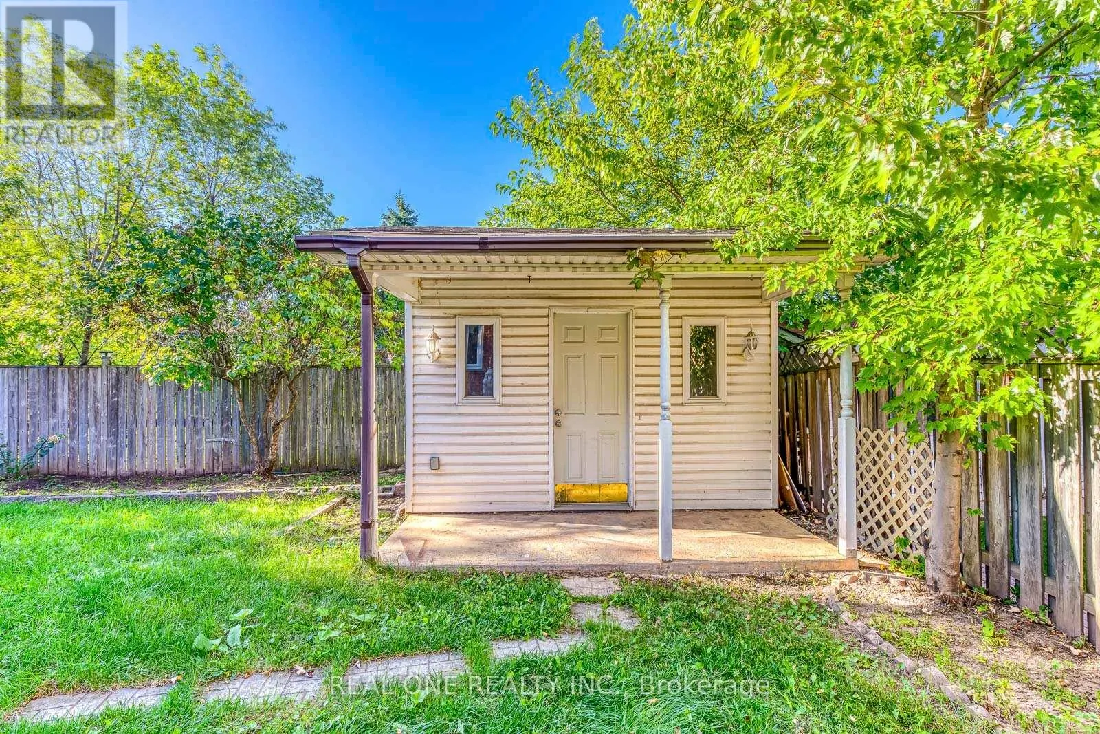 403 GLENASHTON DRIVE