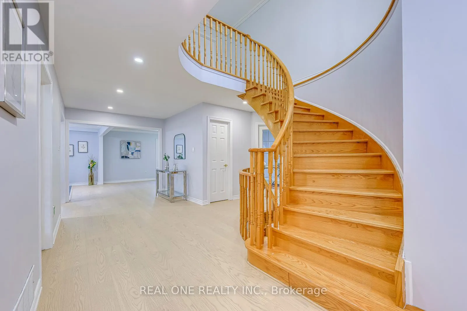 403 GLENASHTON DRIVE