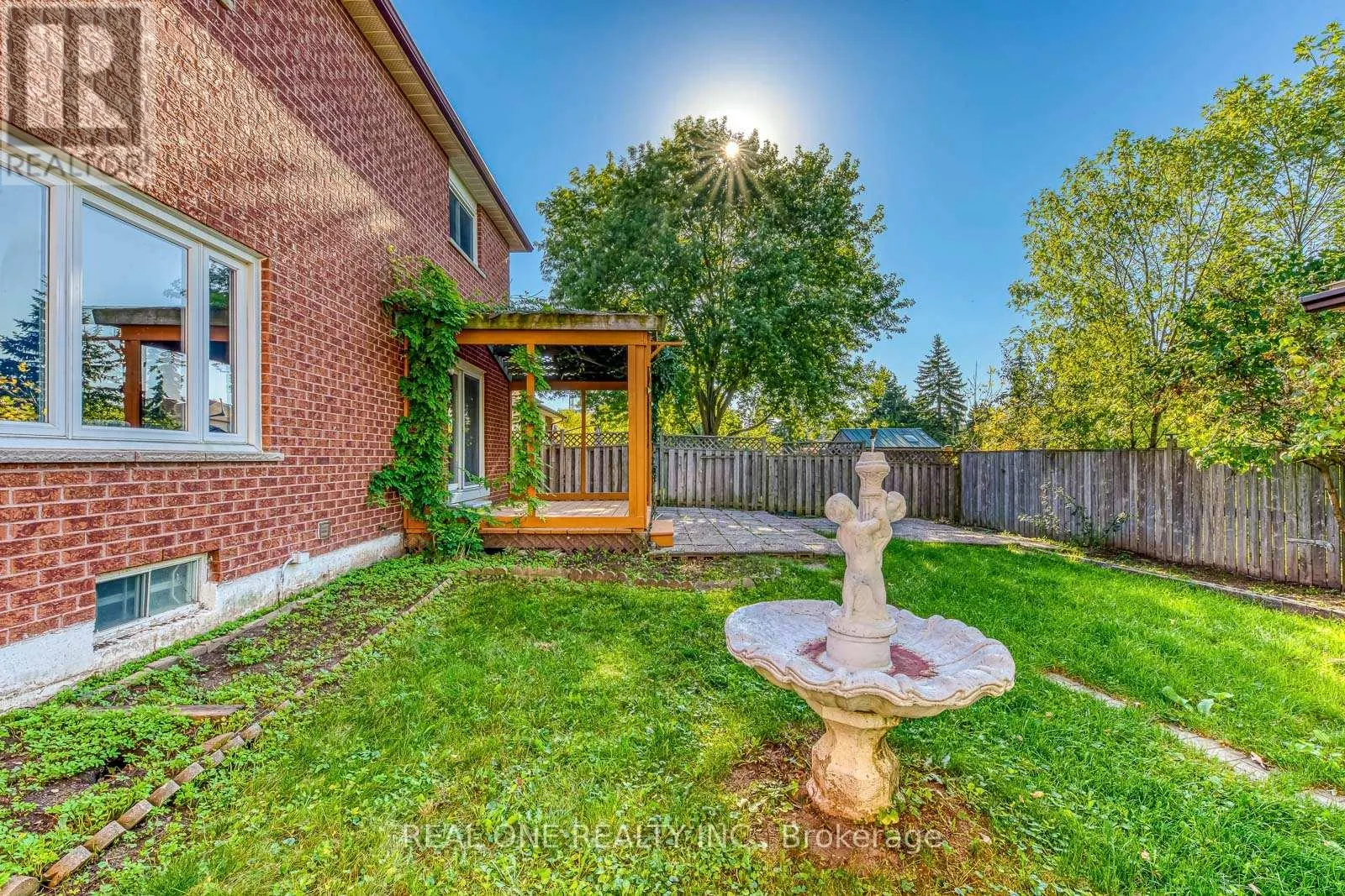 403 GLENASHTON DRIVE