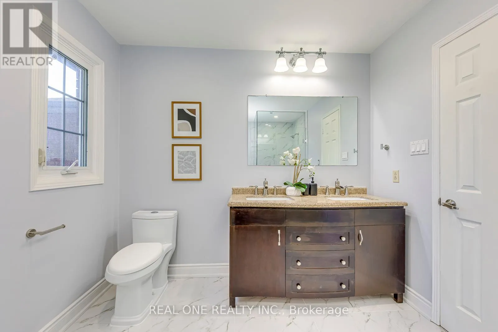 403 GLENASHTON DRIVE