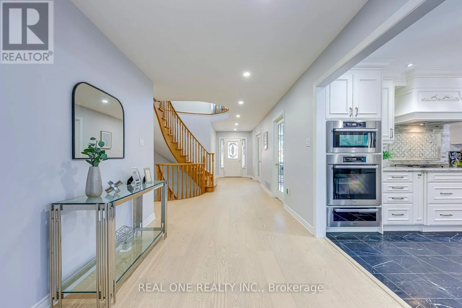 403 GLENASHTON DRIVE