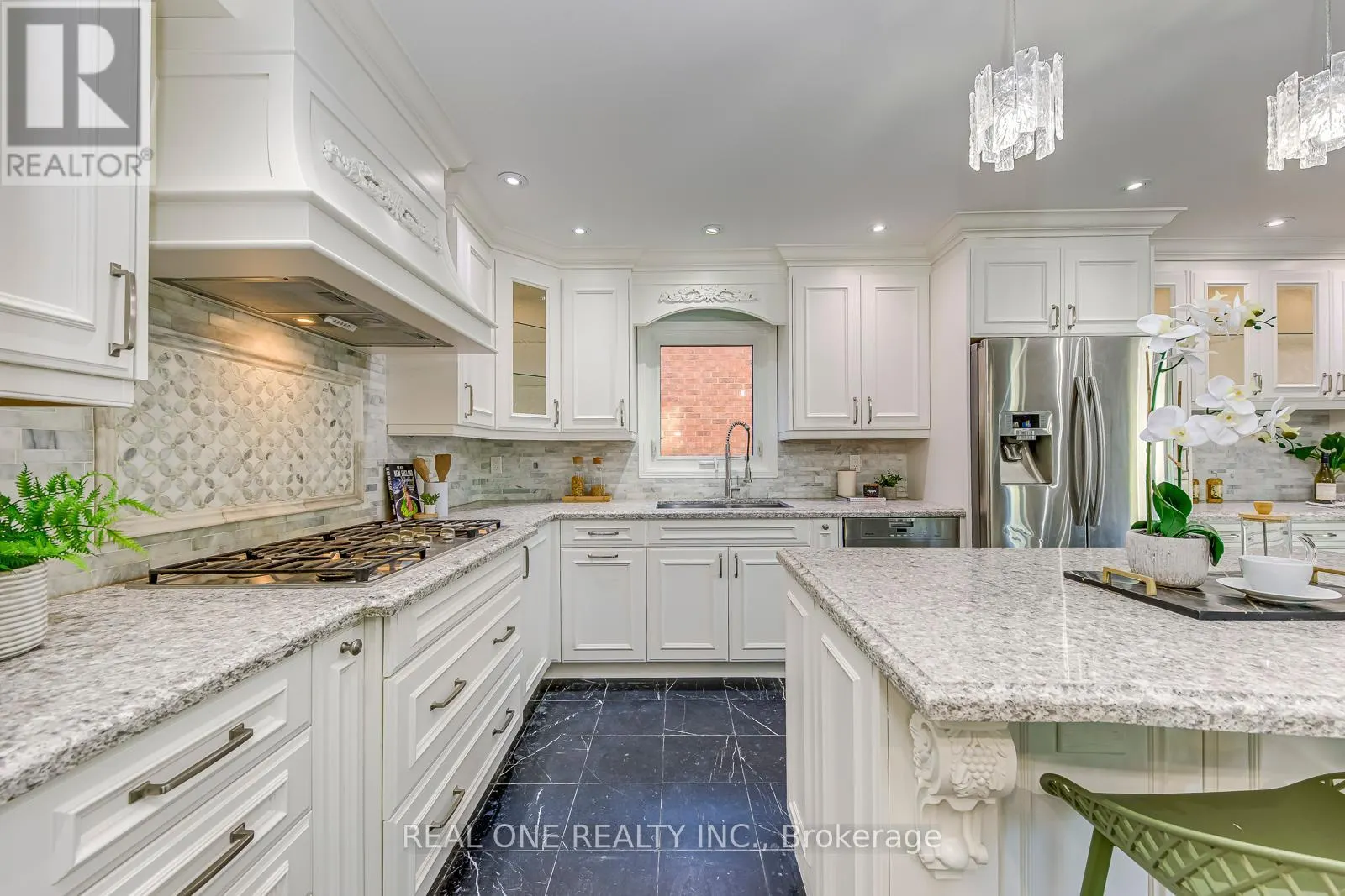 403 GLENASHTON DRIVE