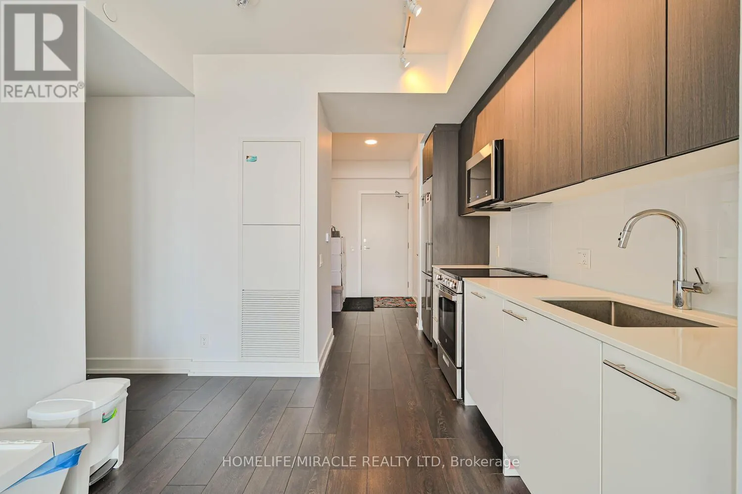 1102 - 215 VETERANS DRIVE