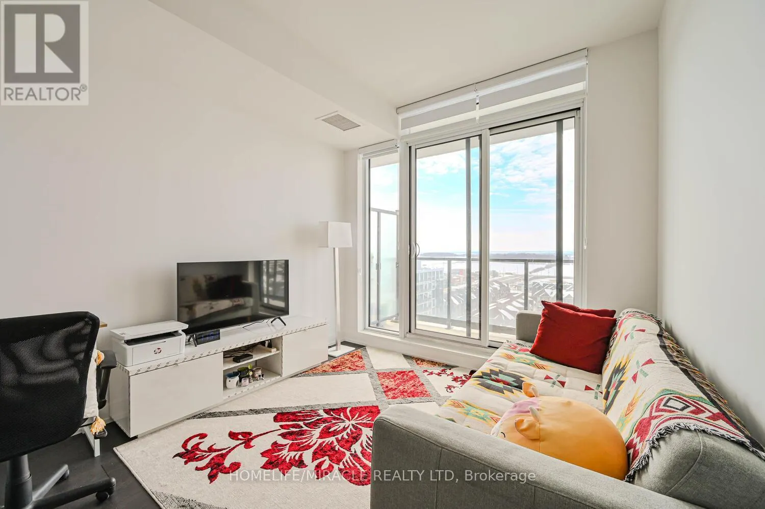 1102 - 215 VETERANS DRIVE