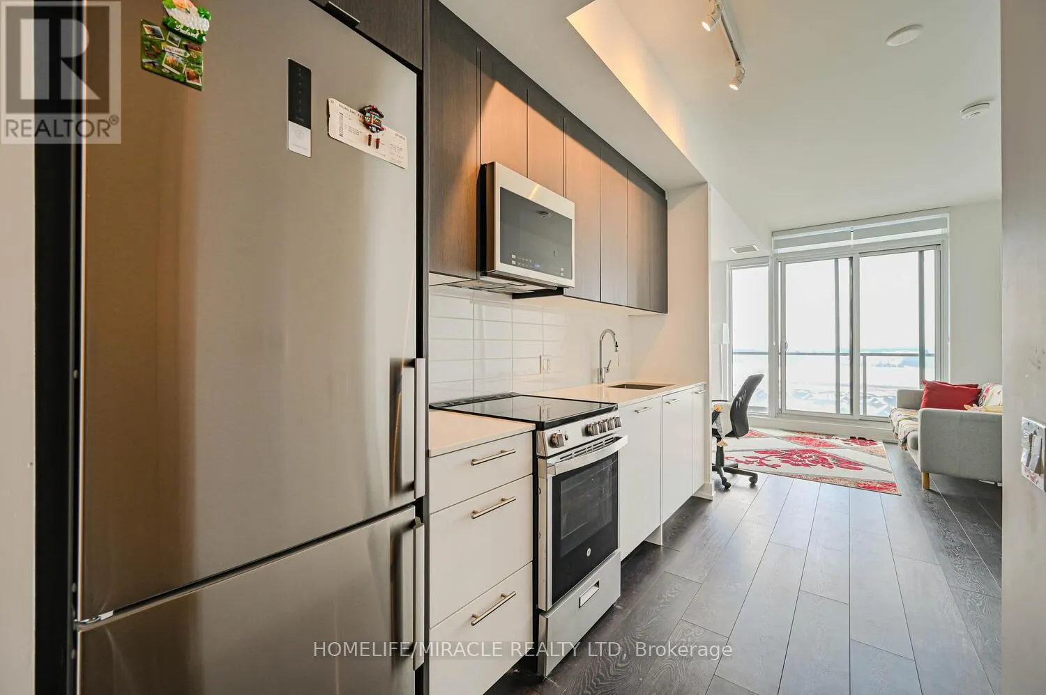 1102 - 215 VETERANS DRIVE
