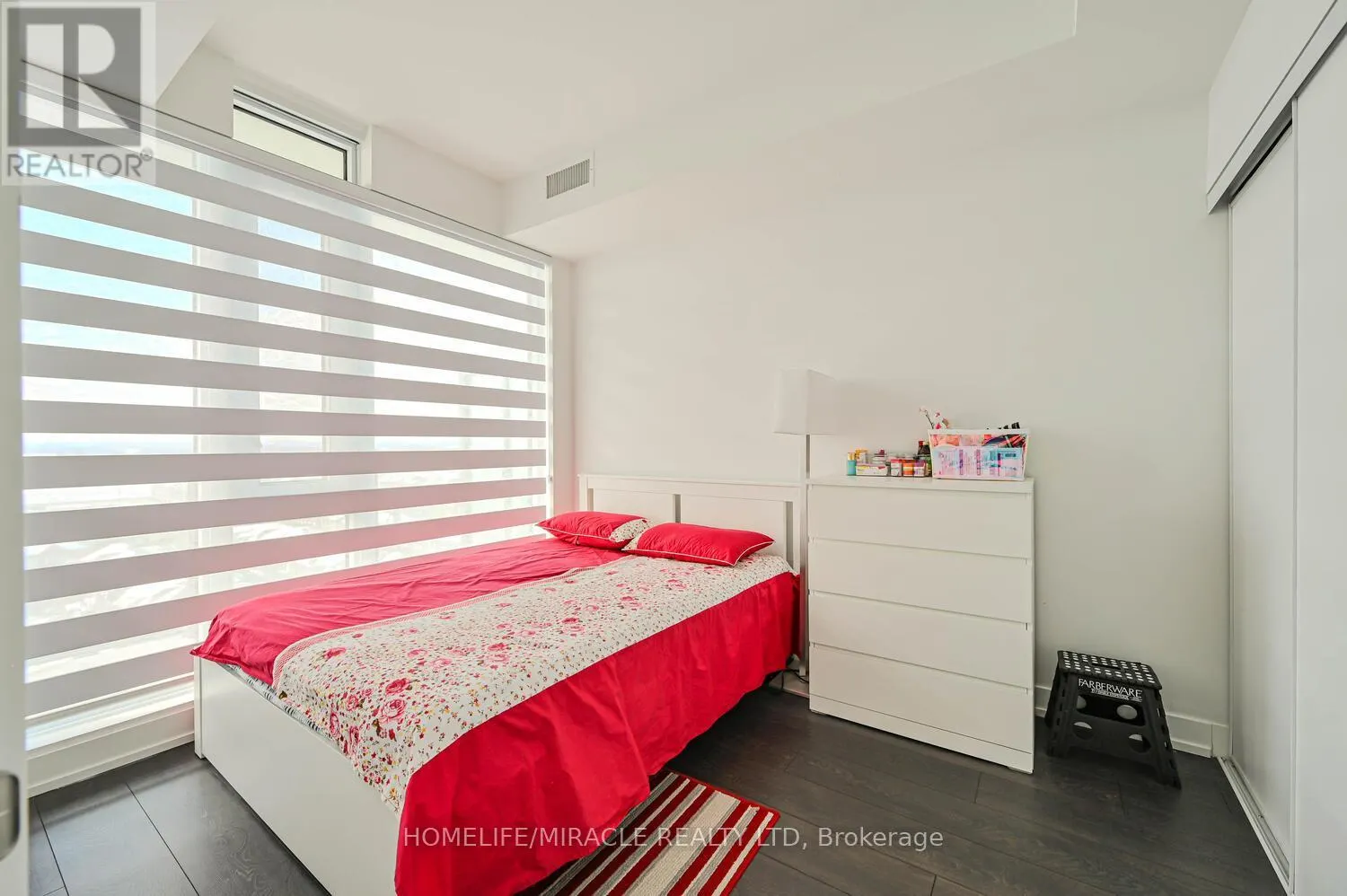 1102 - 215 VETERANS DRIVE