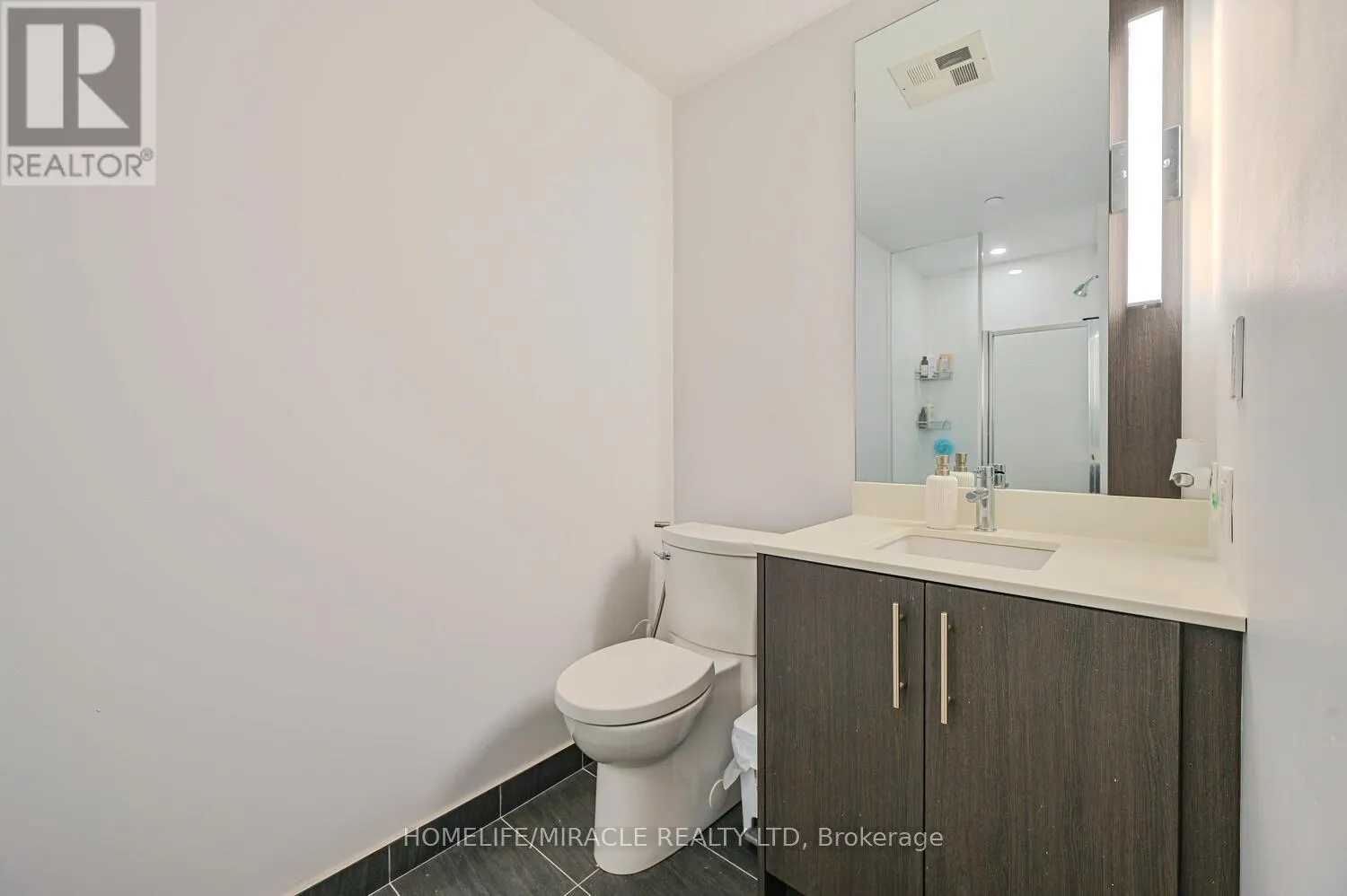 1102 - 215 VETERANS DRIVE