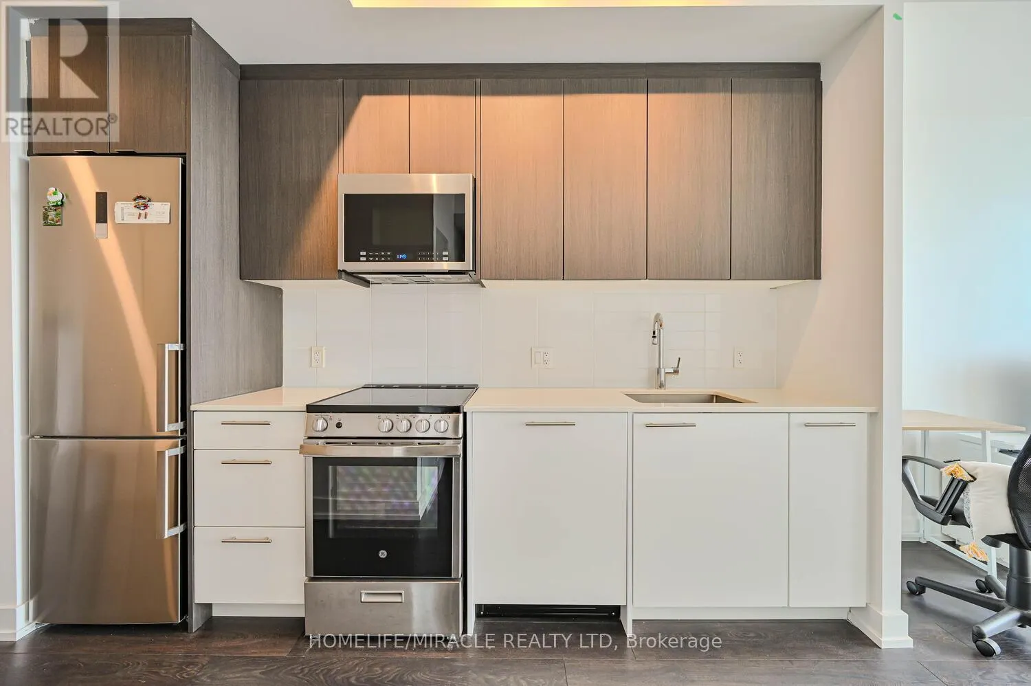 1102 - 215 VETERANS DRIVE