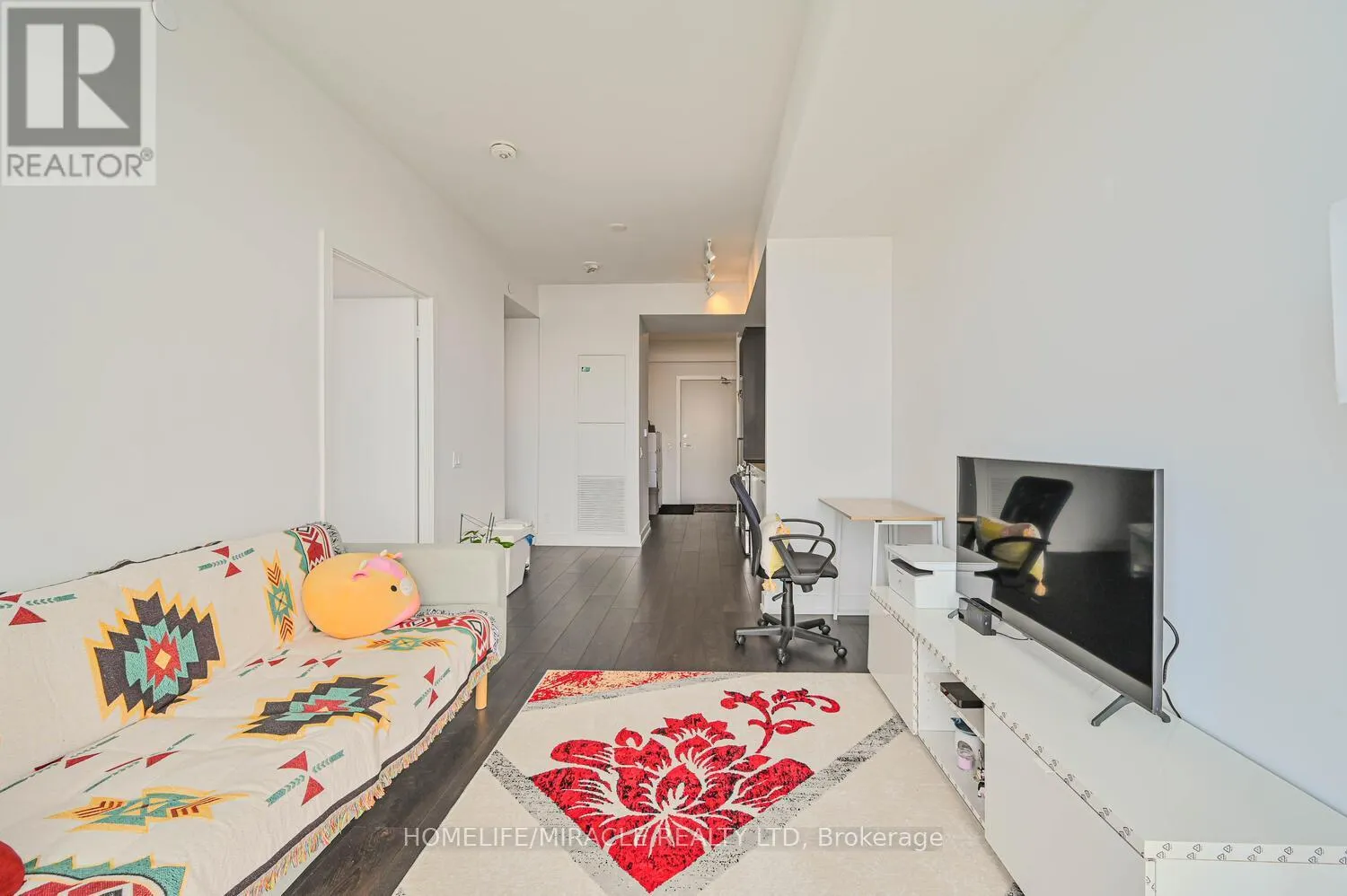 1102 - 215 VETERANS DRIVE