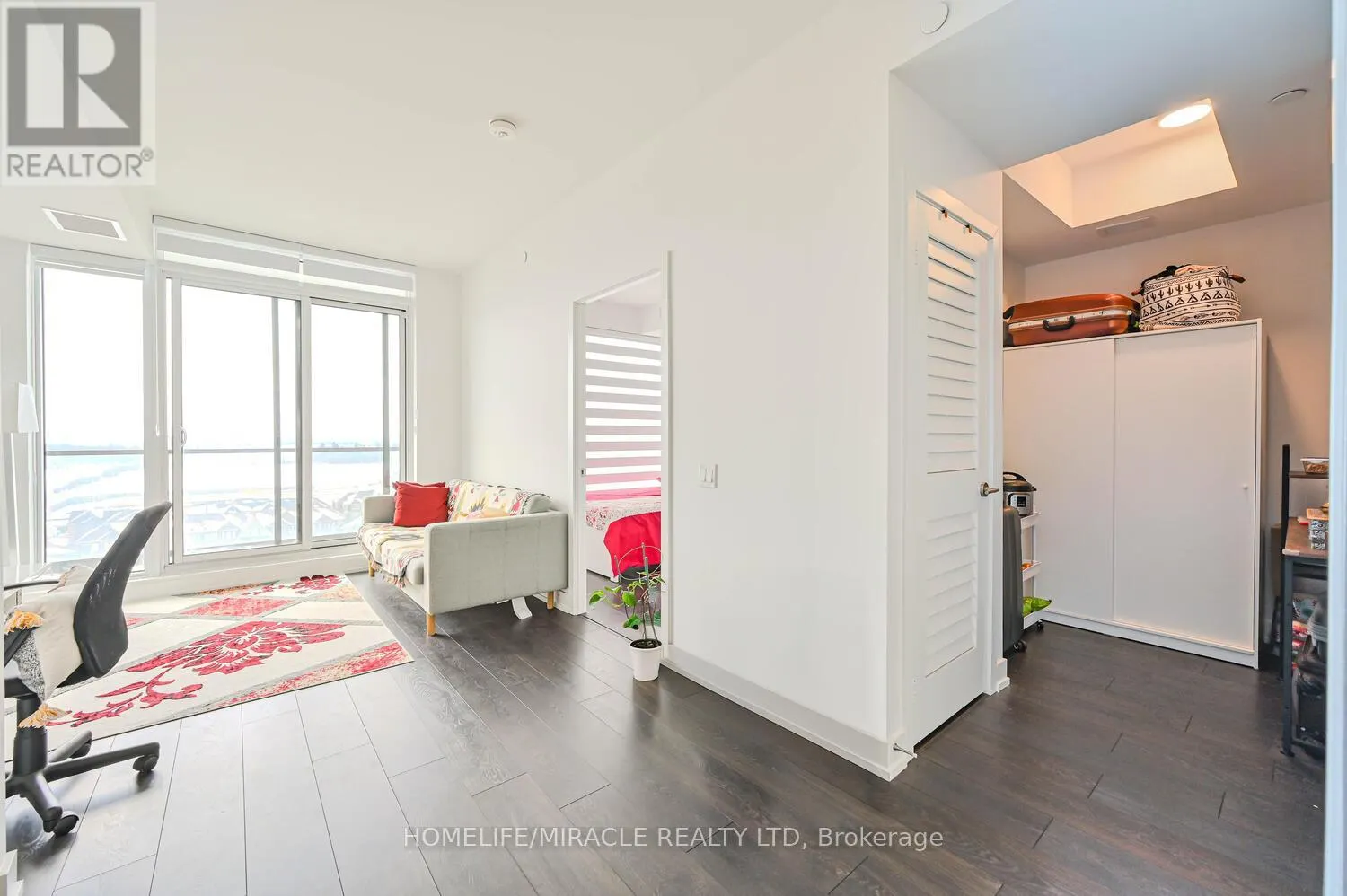 1102 - 215 VETERANS DRIVE