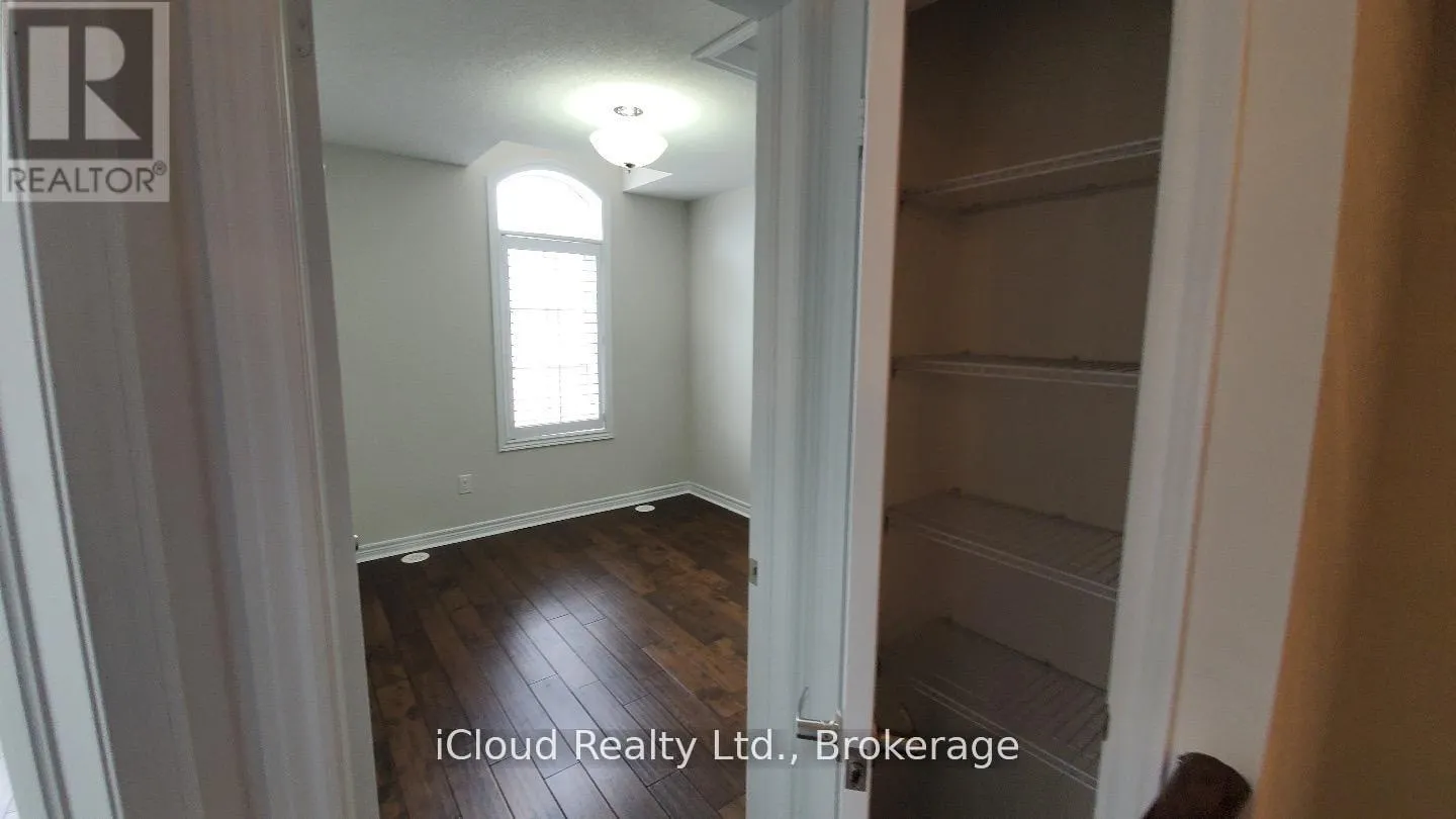 2554 GRAND OAK TRAIL