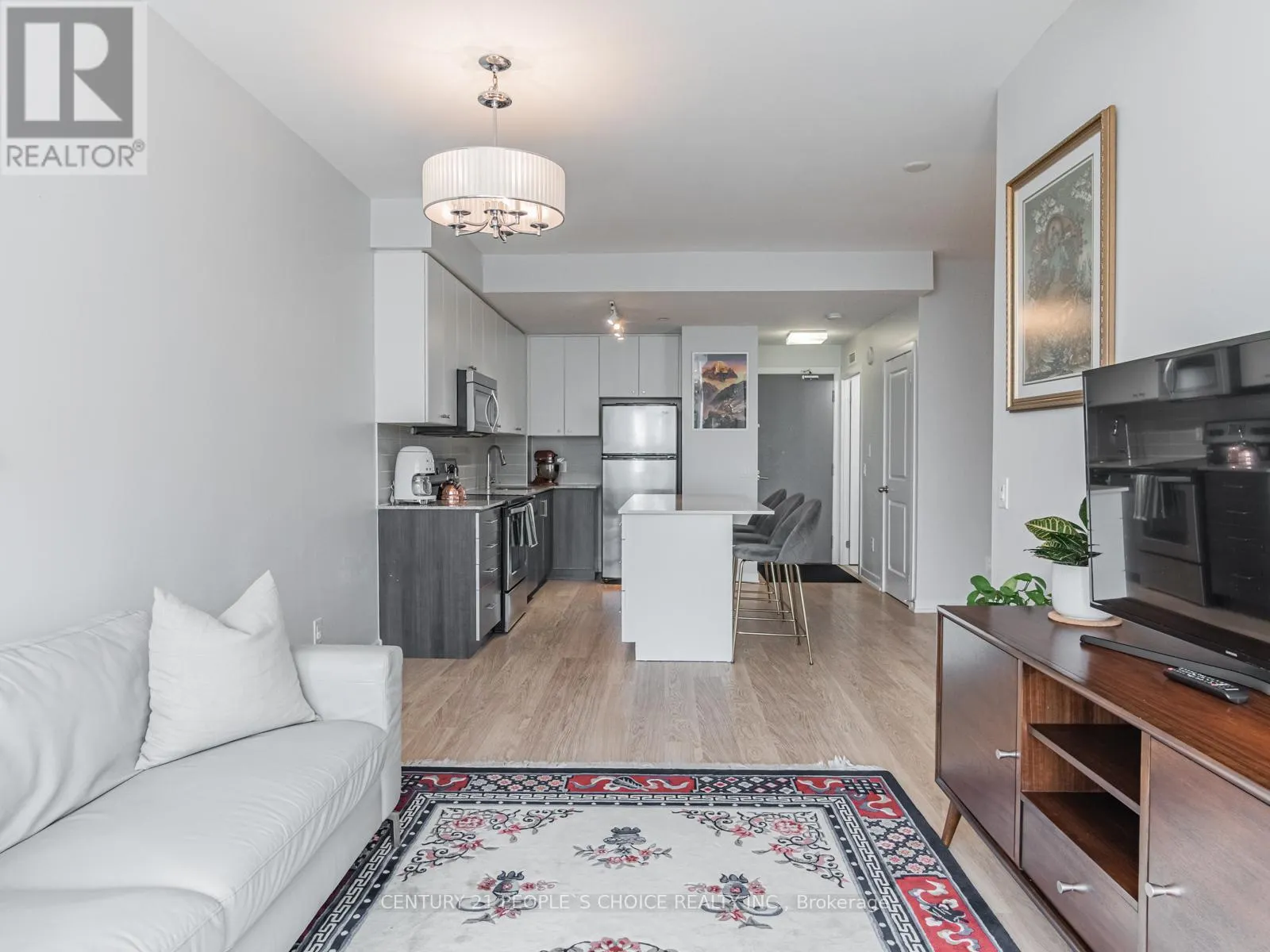 523 - 8 FIELDWAY ROAD