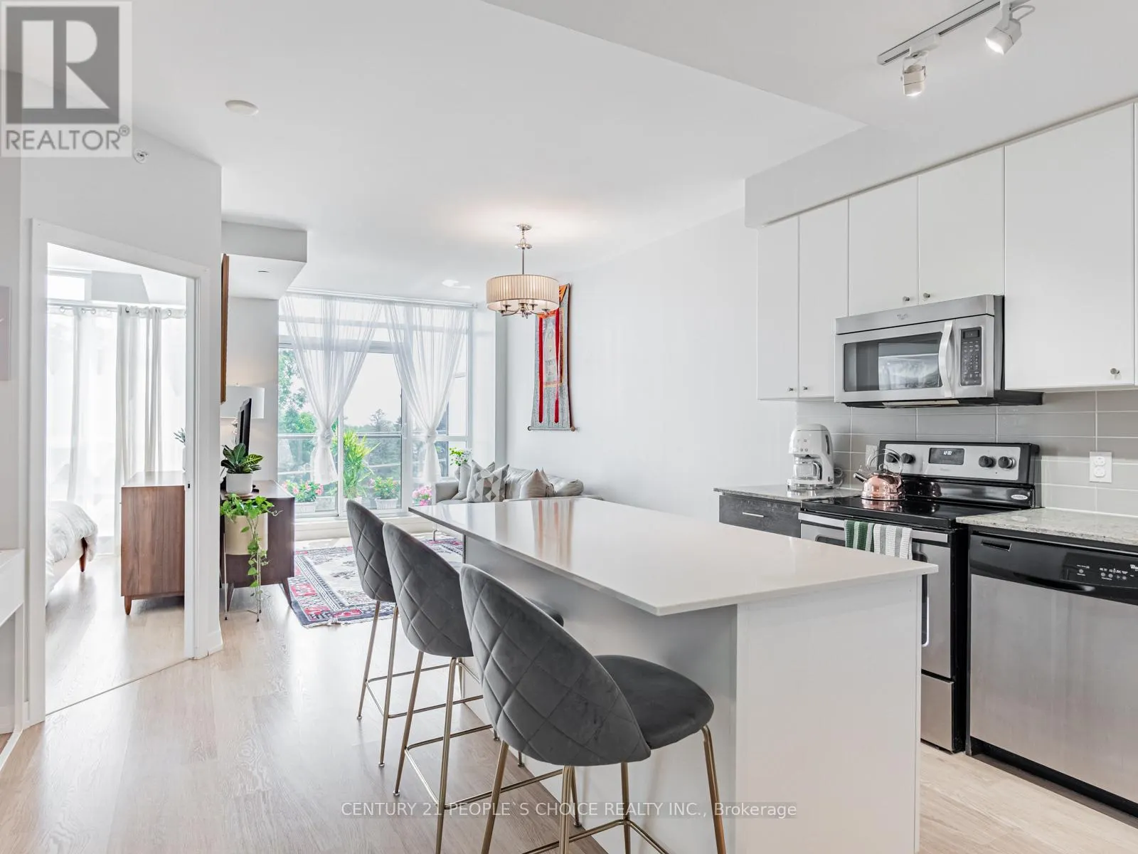 523 - 8 FIELDWAY ROAD